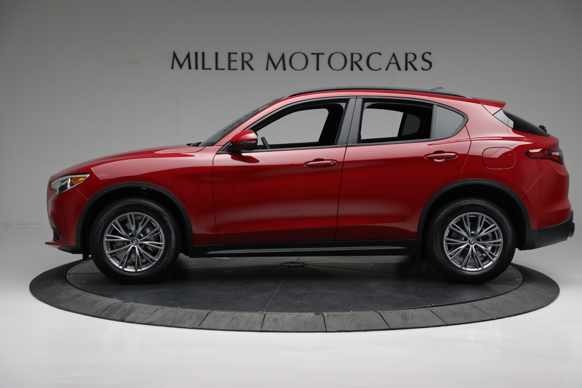 New 2022 Alfa Romeo Stelvio Sprint | St. Petersburg, FL