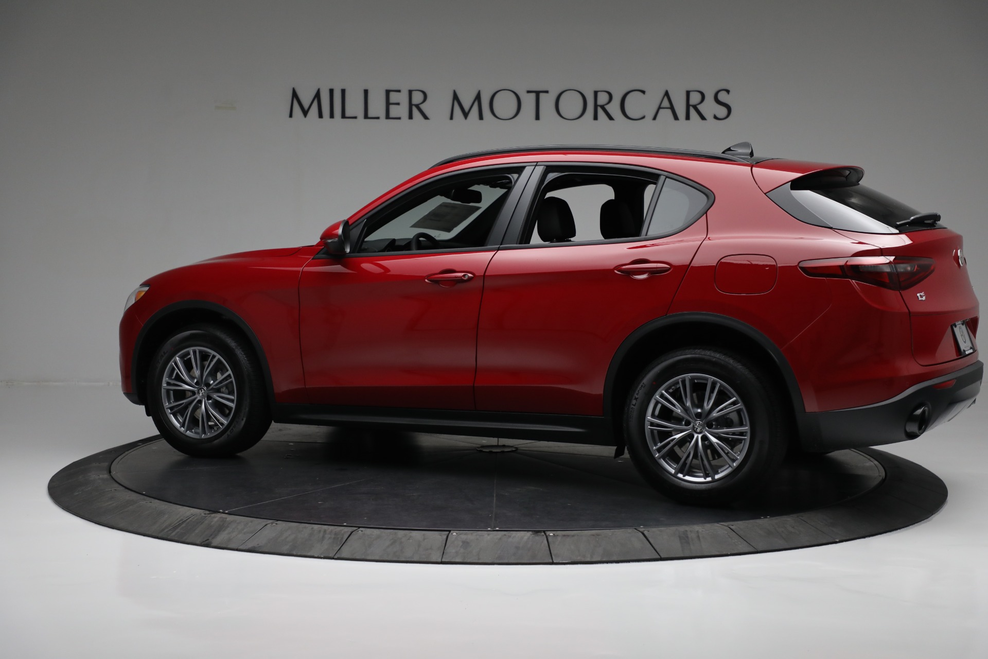New 2022 Alfa Romeo Stelvio Sprint | St. Petersburg, FL