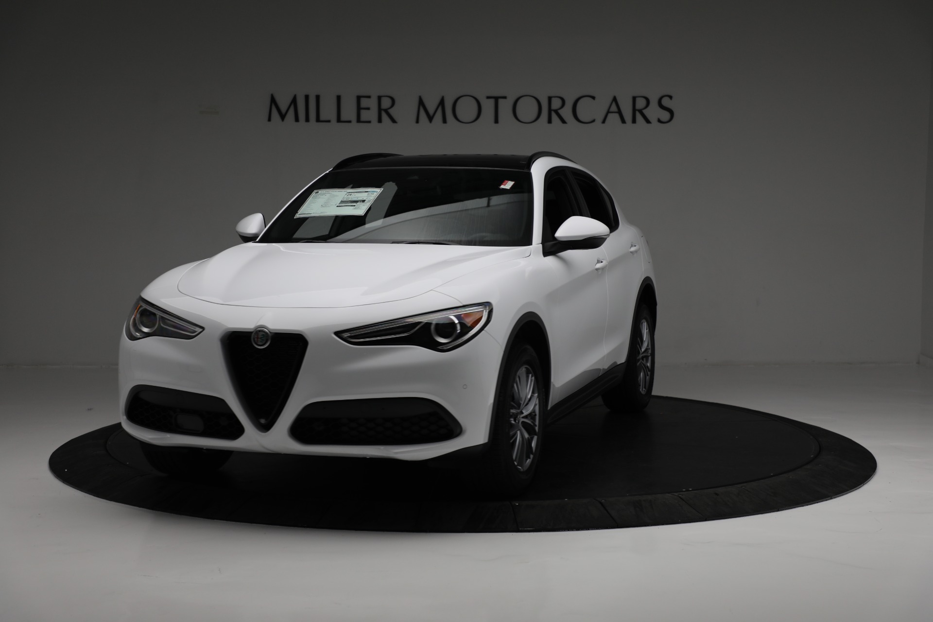 New 2022 Alfa Romeo Stelvio Sprint | St. Petersburg, FL