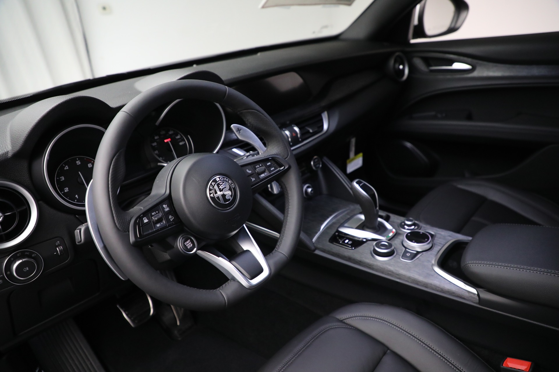 New 2022 Alfa Romeo Stelvio Sprint | St. Petersburg, FL