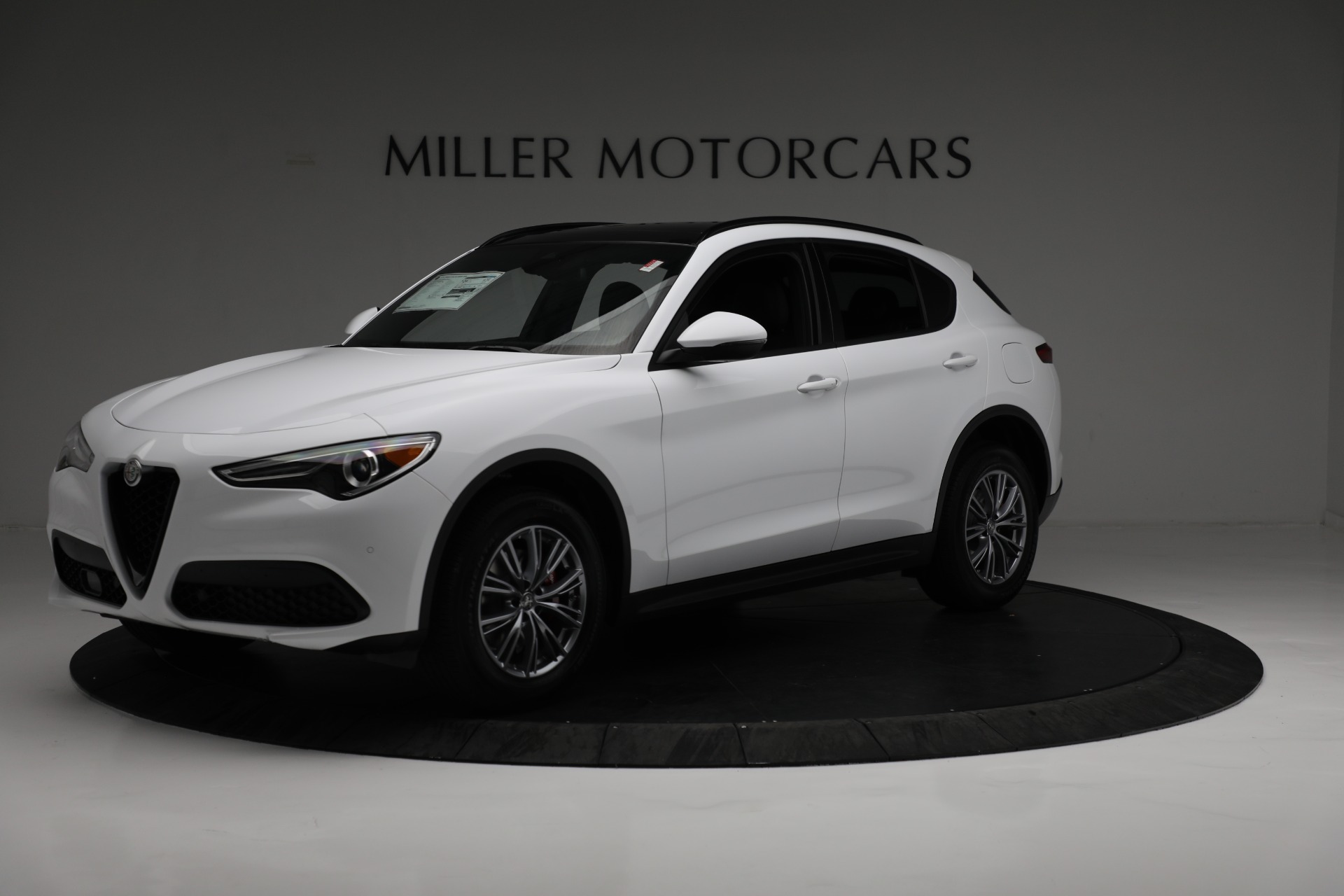 New 2022 Alfa Romeo Stelvio Sprint | St. Petersburg, FL