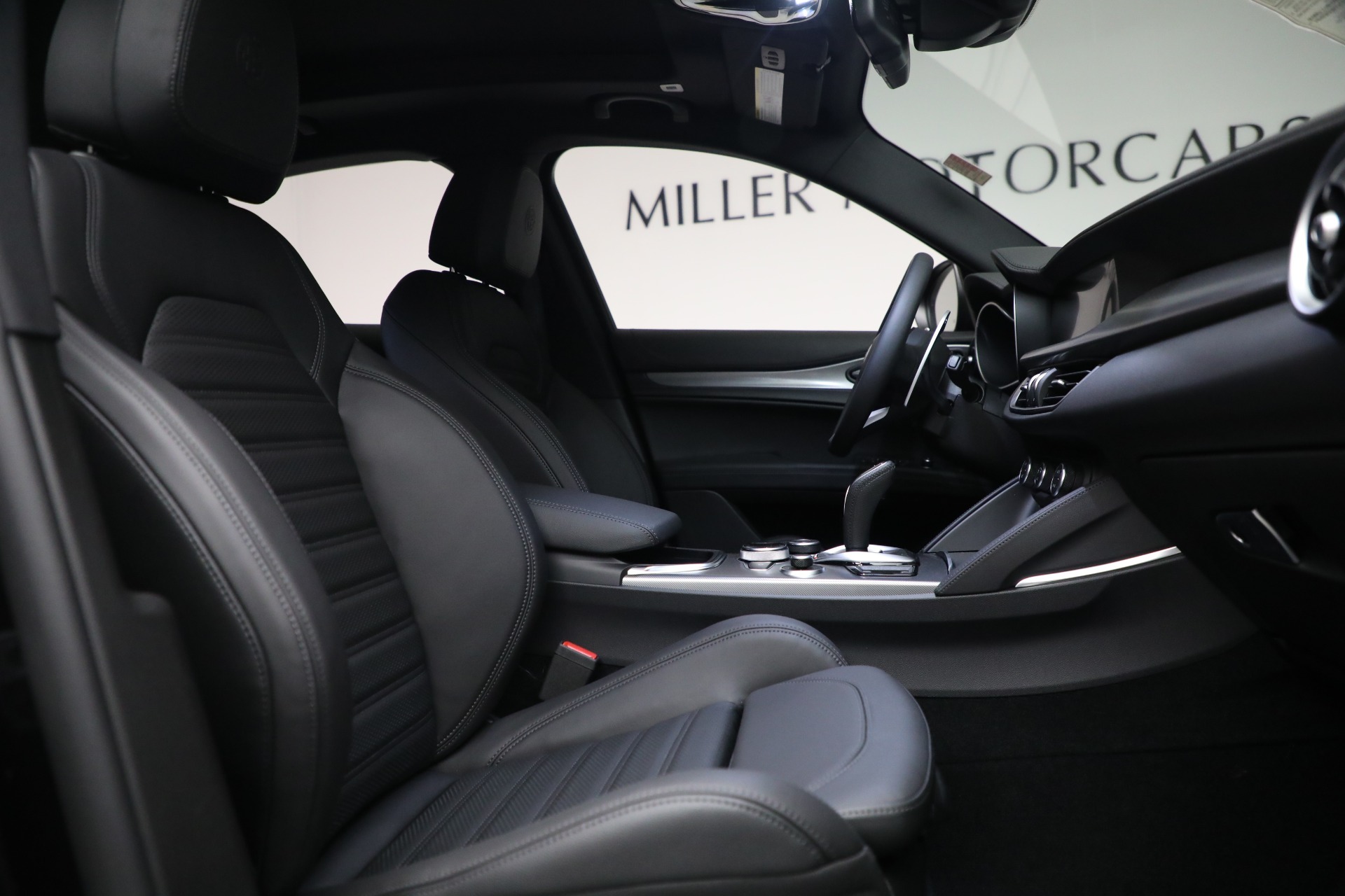 New 2022 Alfa Romeo Stelvio Veloce | St. Petersburg, FL