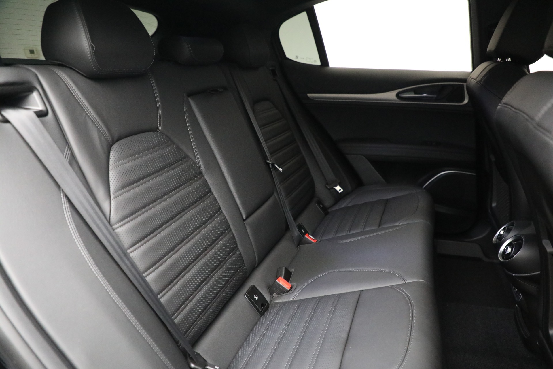 New 2022 Alfa Romeo Stelvio Veloce | St. Petersburg, FL