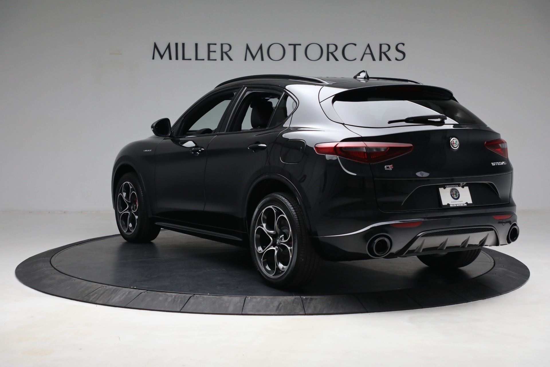 New 2022 Alfa Romeo Stelvio Veloce | St. Petersburg, FL