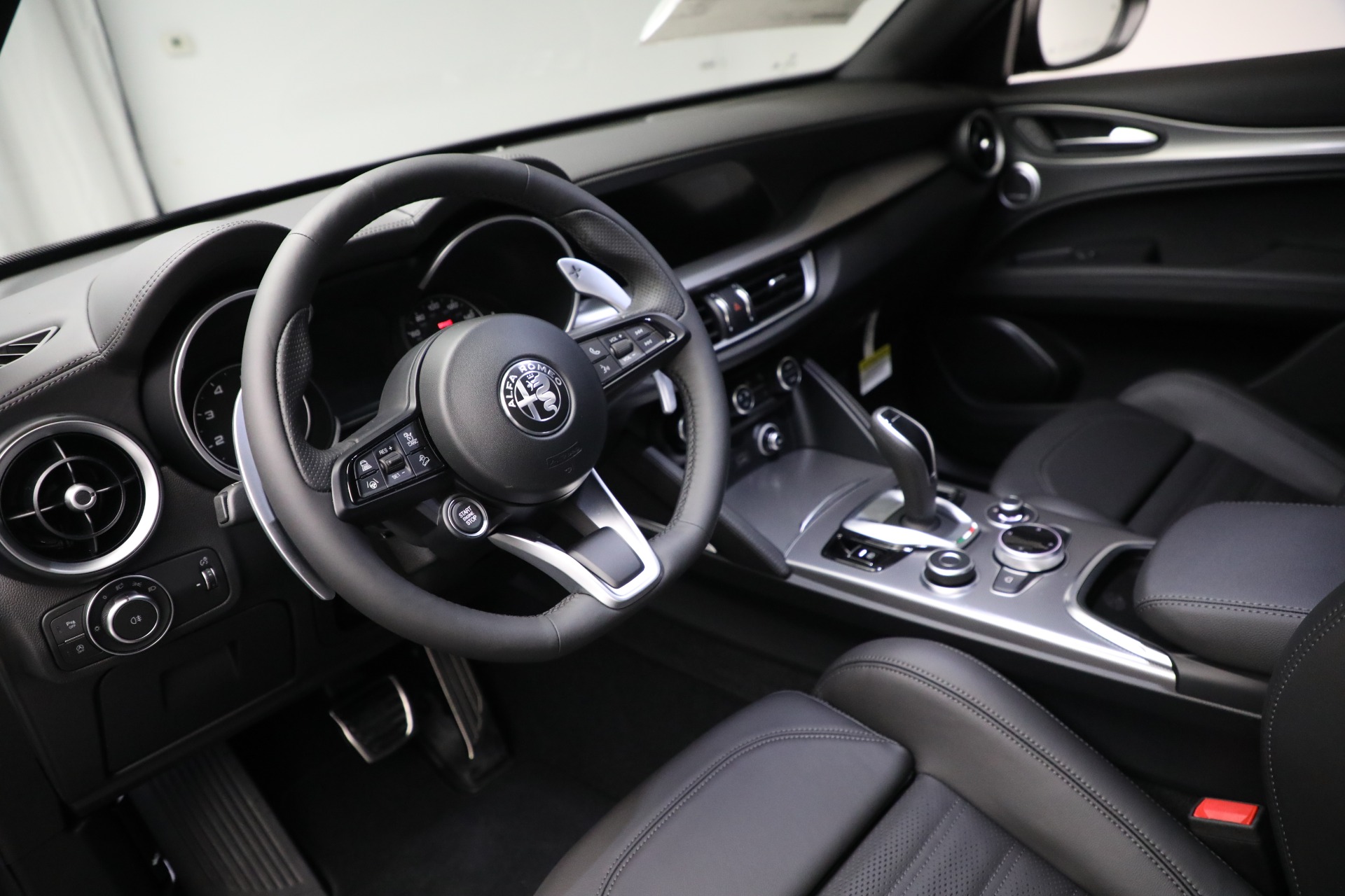 New 2022 Alfa Romeo Stelvio | St. Petersburg, FL