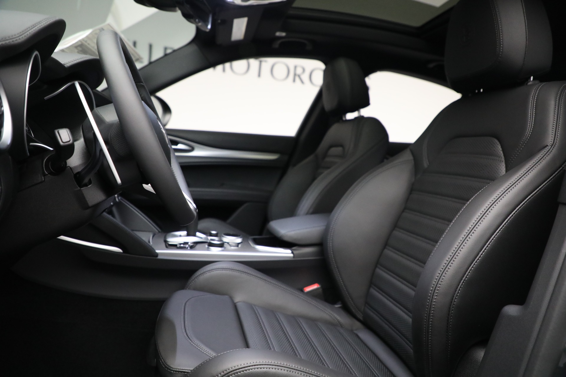 New 2022 Alfa Romeo Stelvio | St. Petersburg, FL