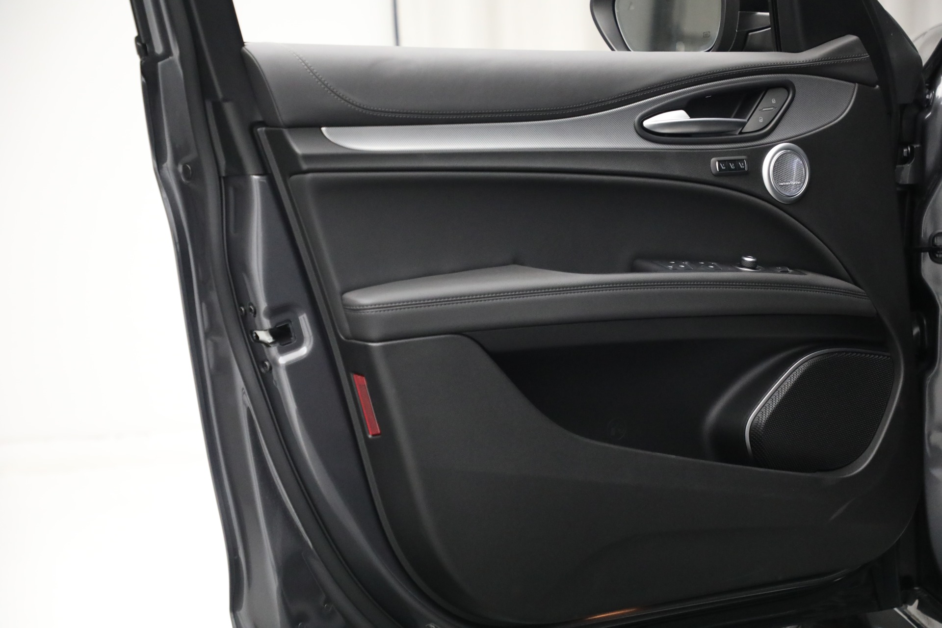 New 2022 Alfa Romeo Stelvio | St. Petersburg, FL