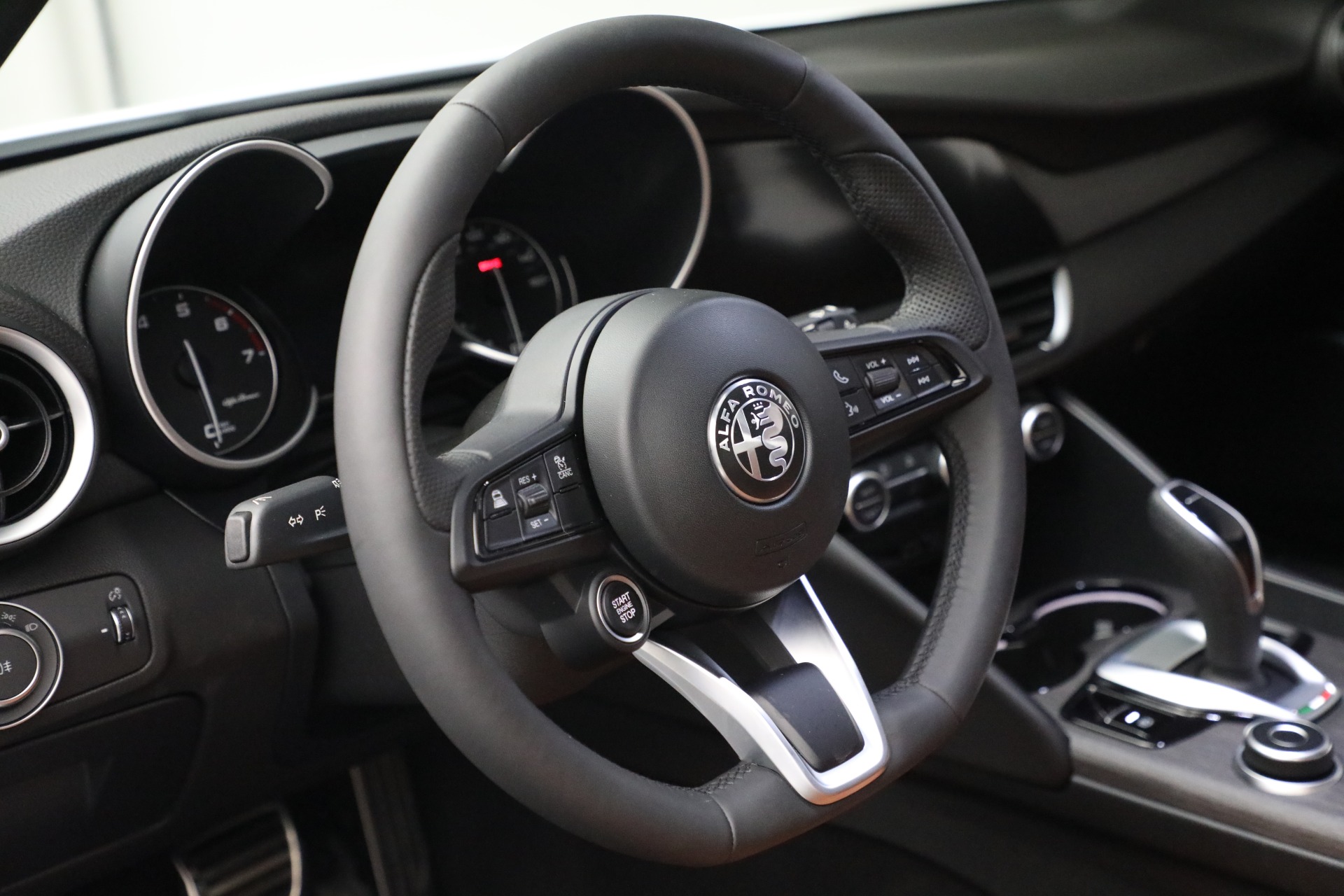 New 2022 Alfa Romeo Giulia Ti | St. Petersburg, FL