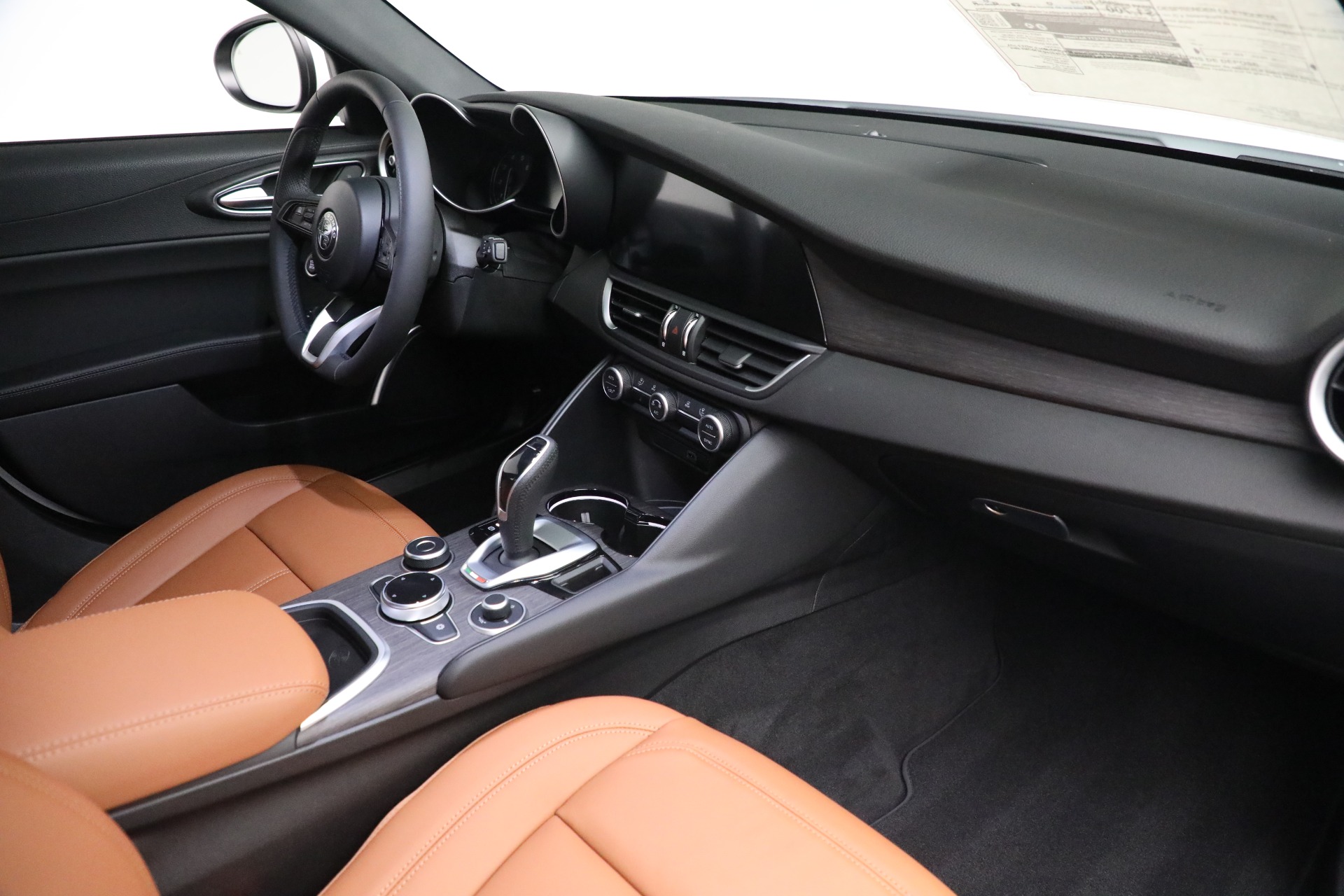 New 2022 Alfa Romeo Giulia Ti | St. Petersburg, FL