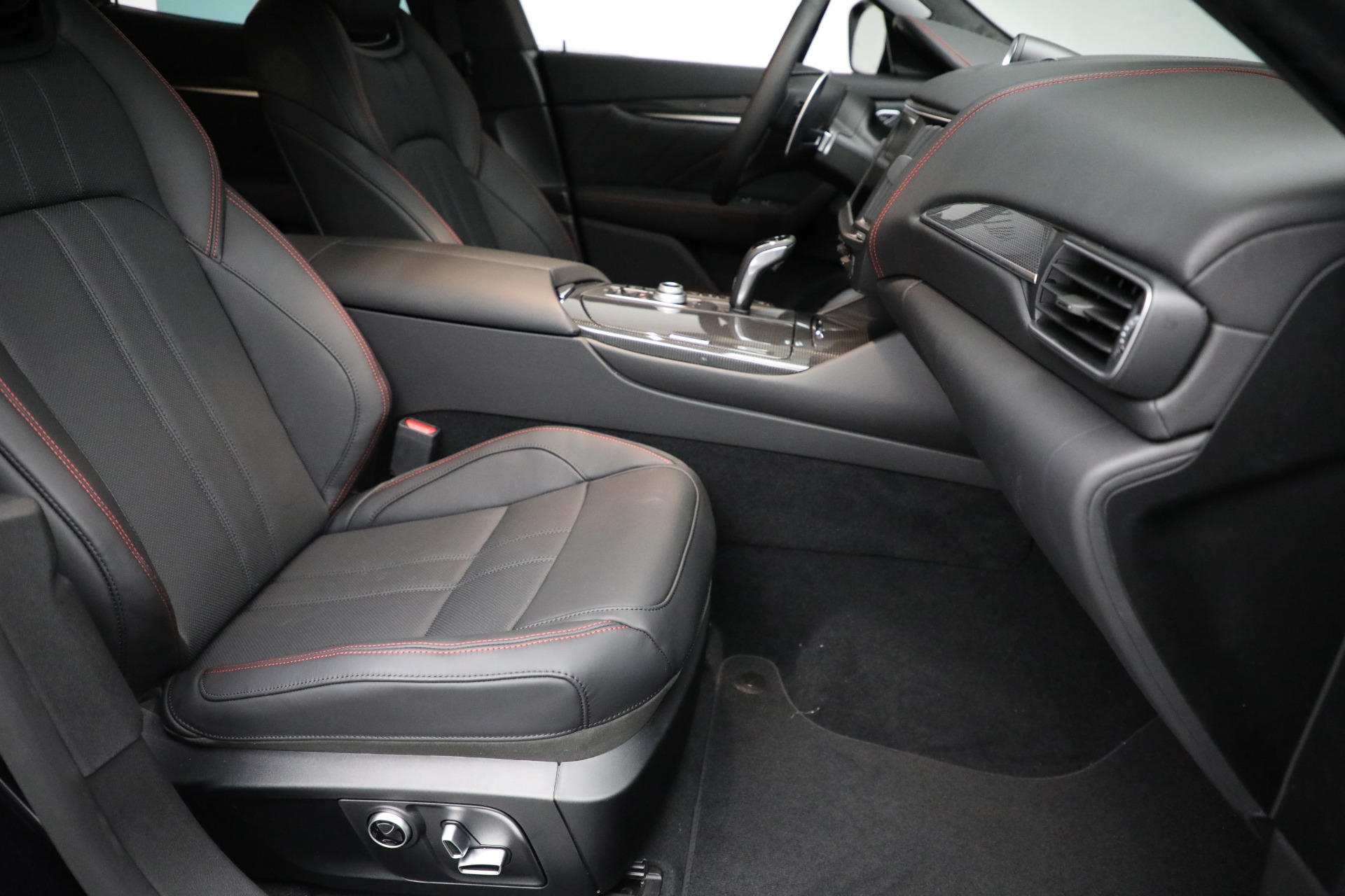 New 2022 Maserati Levante GT | St. Petersburg, FL