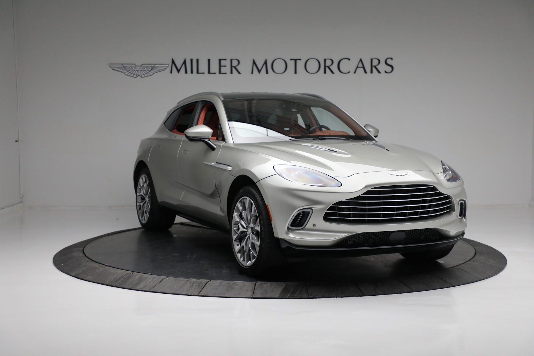 Used 2021 Aston Martin DBX | St. Petersburg, FL