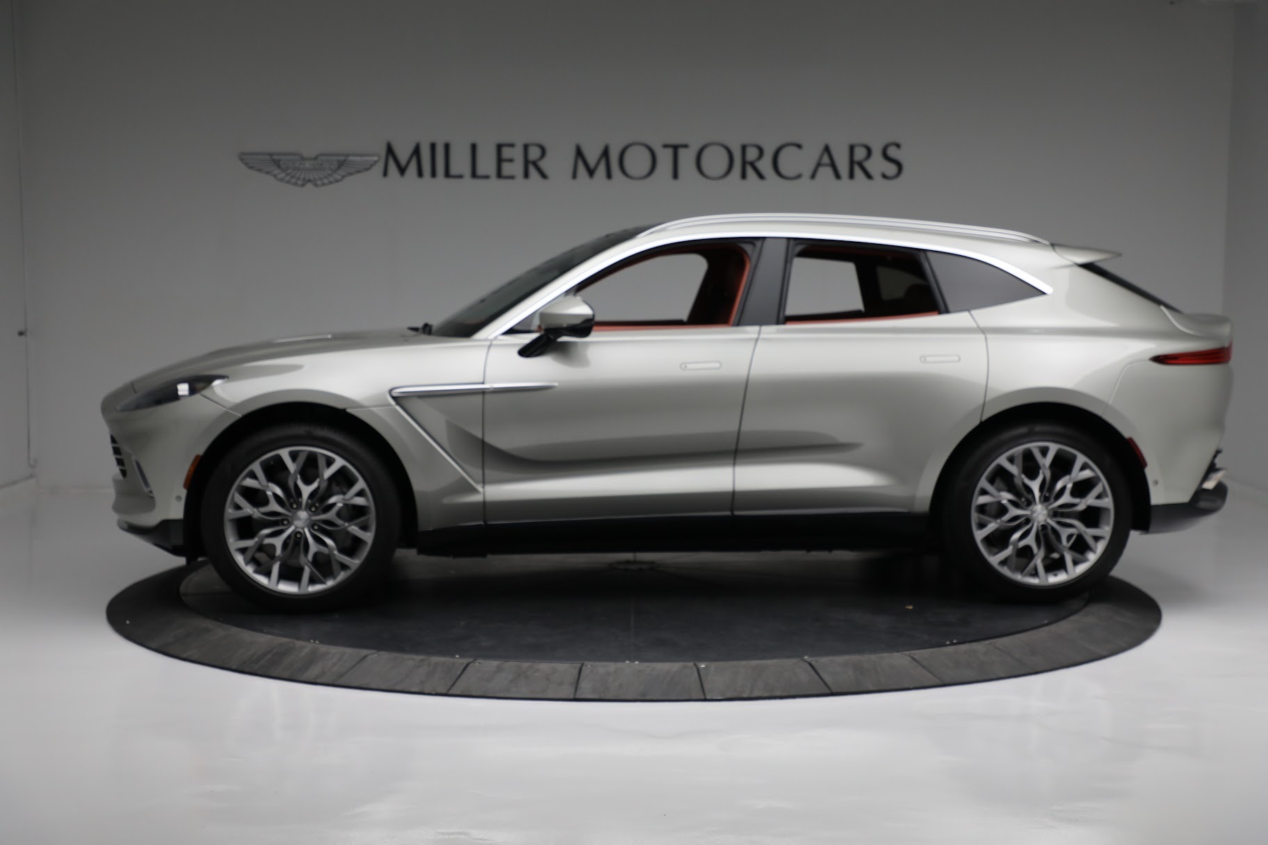 Used 2021 Aston Martin DBX | St. Petersburg, FL