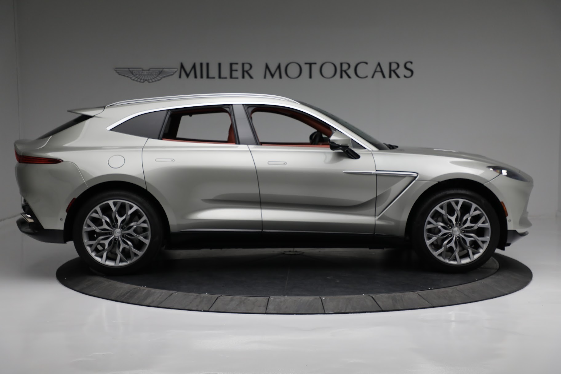 Used 2021 Aston Martin DBX | St. Petersburg, FL