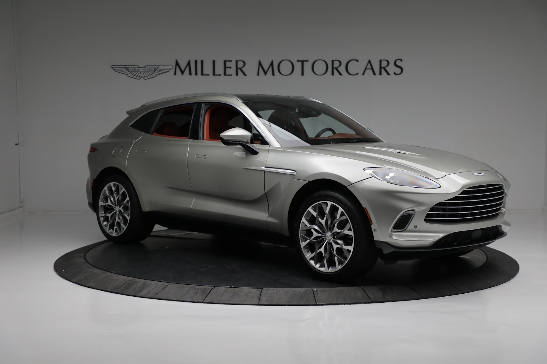 Used 2021 Aston Martin DBX | St. Petersburg, FL