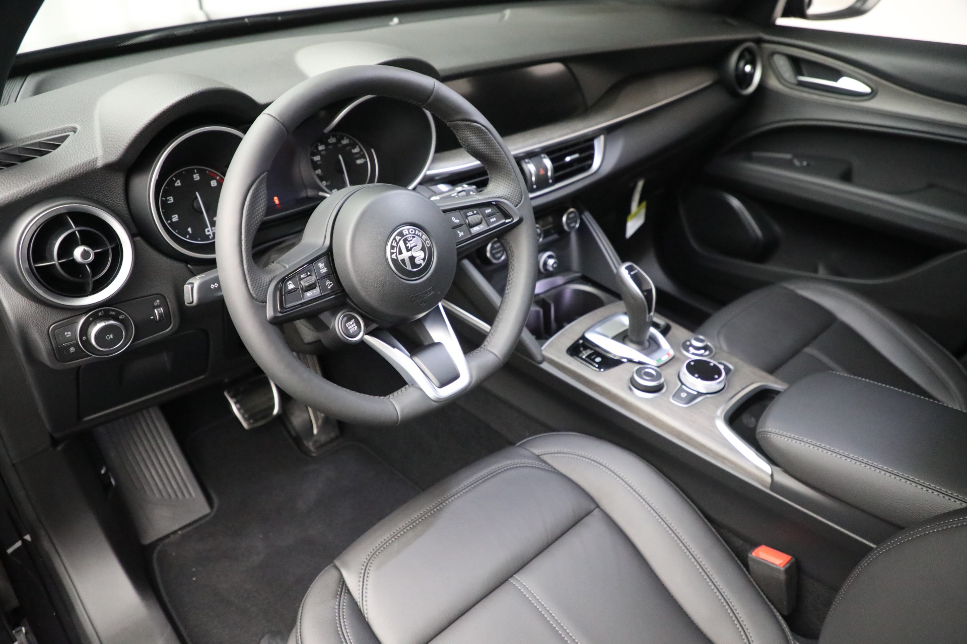New 2022 Alfa Romeo Stelvio Ti | St. Petersburg, FL