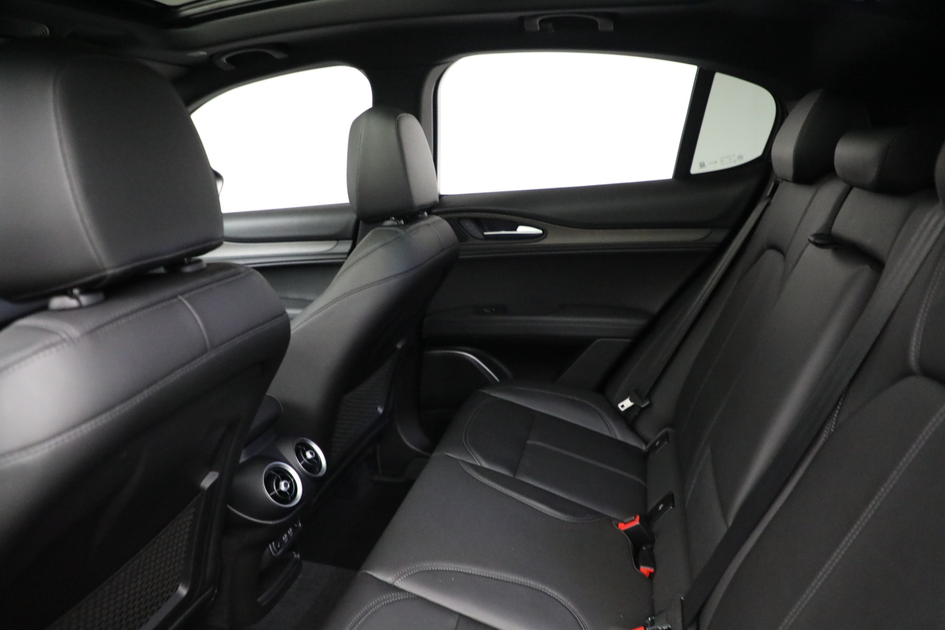 New 2022 Alfa Romeo Stelvio Ti | St. Petersburg, FL
