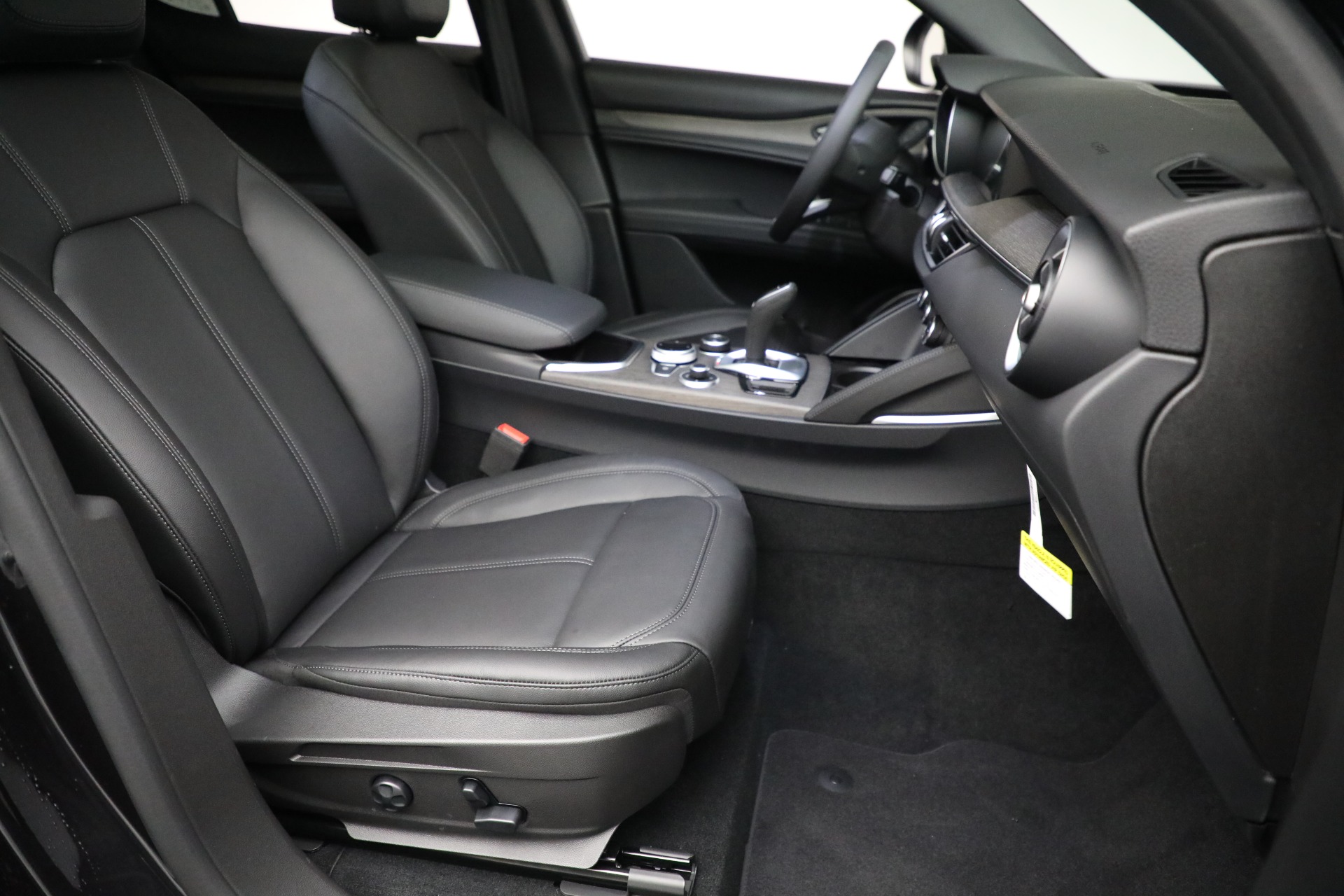 New 2022 Alfa Romeo Stelvio Ti | St. Petersburg, FL