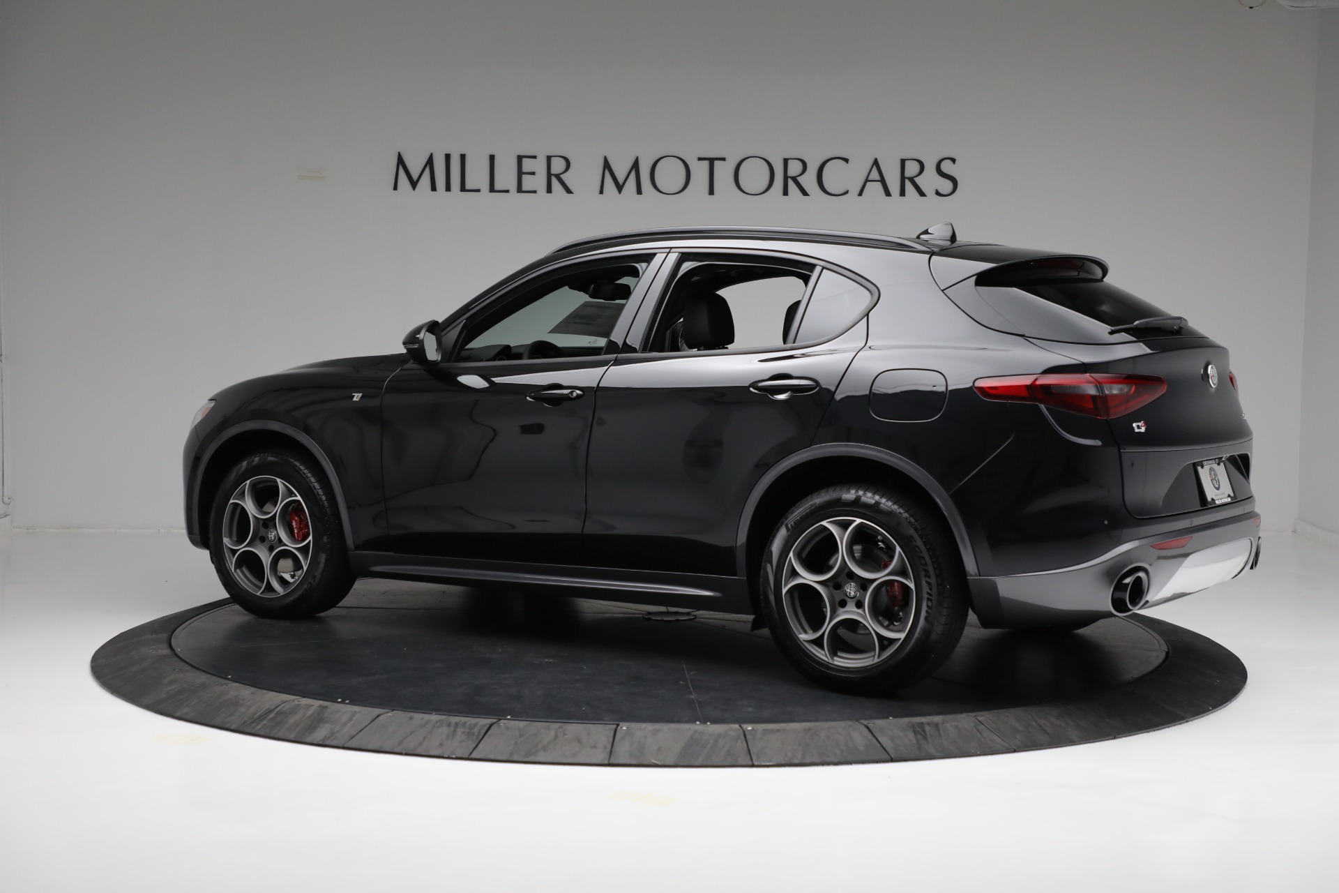 New 2022 Alfa Romeo Stelvio Ti | St. Petersburg, FL