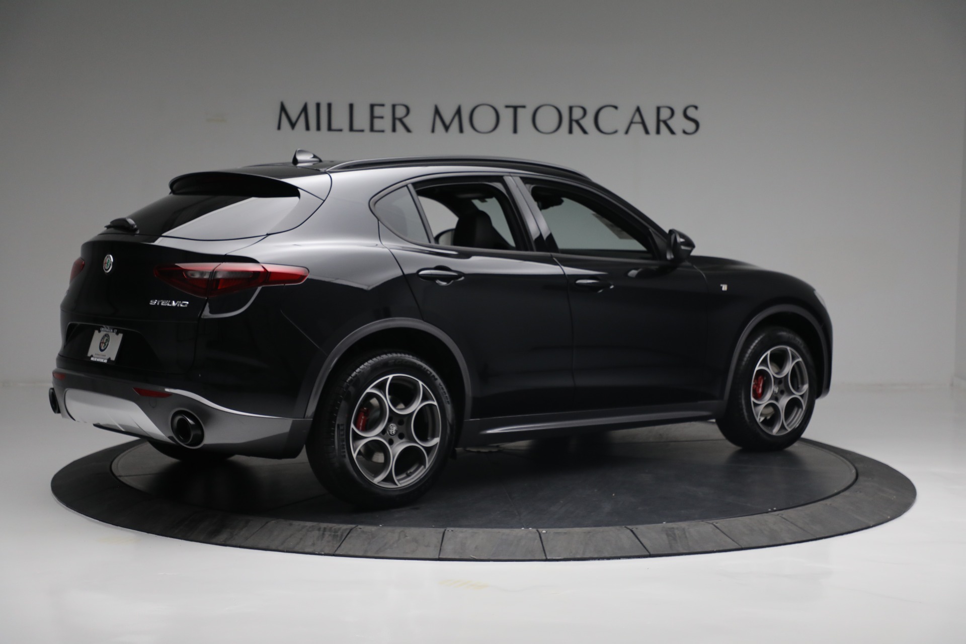 New 2022 Alfa Romeo Stelvio Ti | St. Petersburg, FL