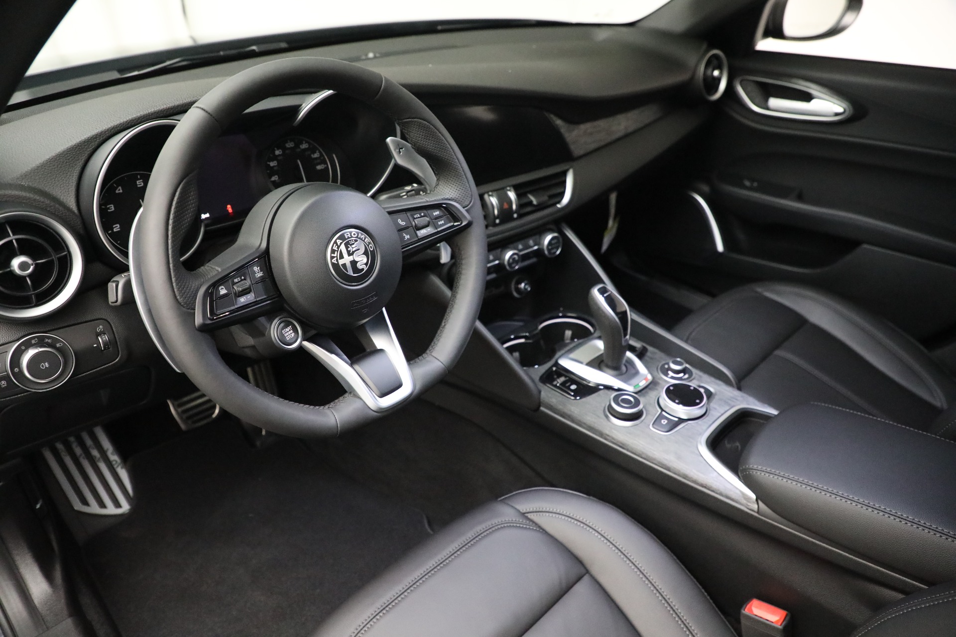 New 2022 Alfa Romeo Giulia Sprint | St. Petersburg, FL