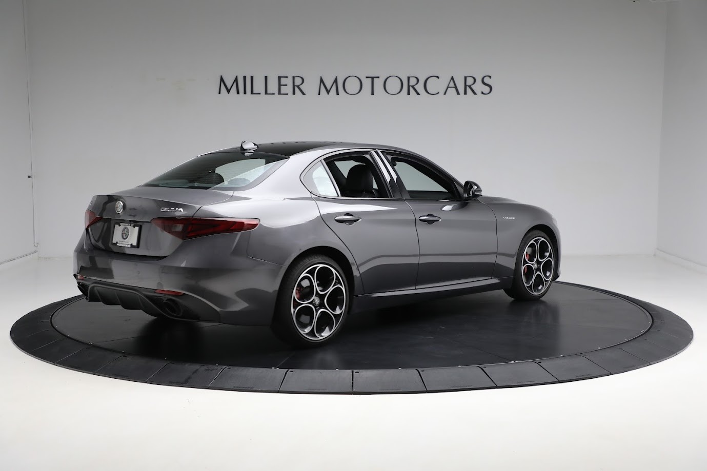 New 2022 Alfa Romeo Giulia Veloce | St. Petersburg, FL