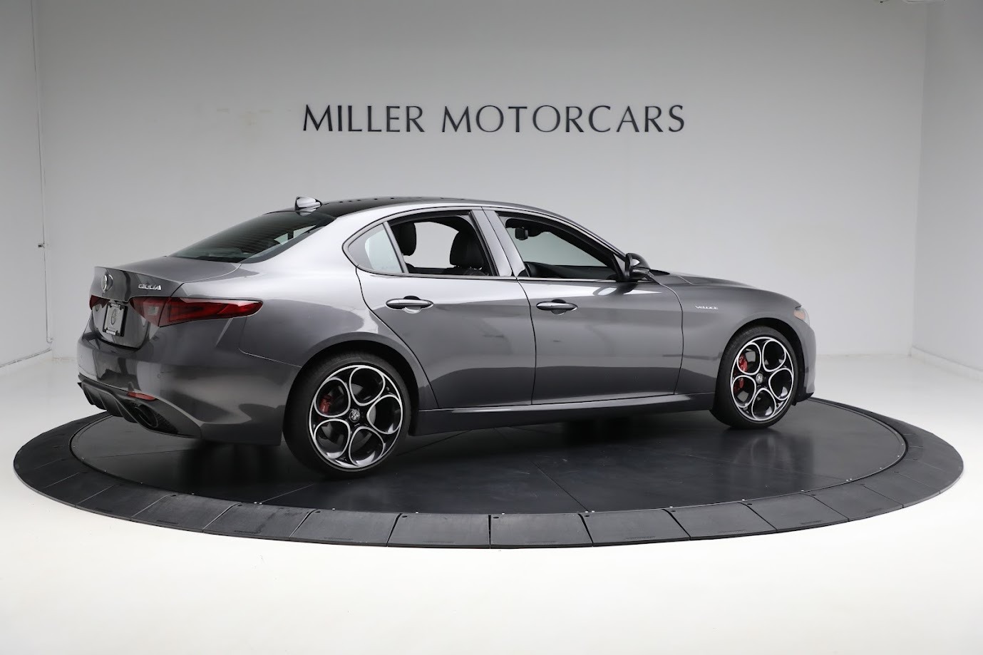 New 2022 Alfa Romeo Giulia Veloce | St. Petersburg, FL