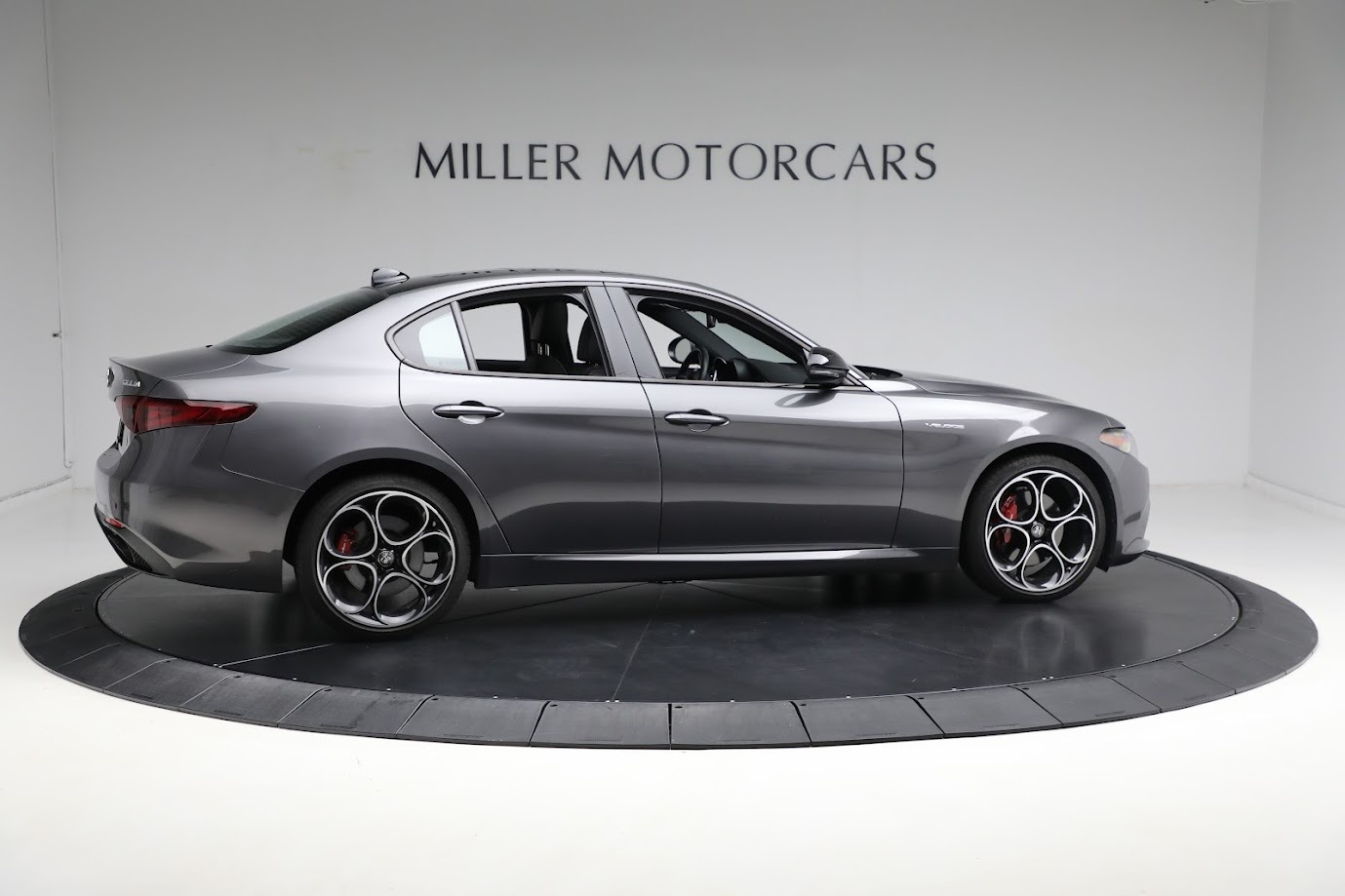 New 2022 Alfa Romeo Giulia Veloce | St. Petersburg, FL