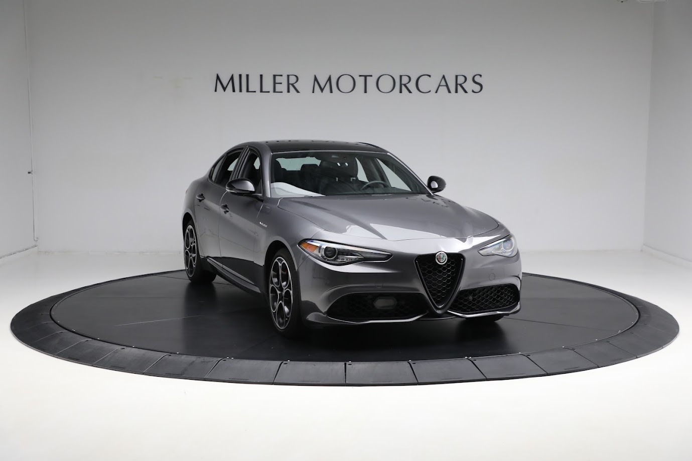 New 2022 Alfa Romeo Giulia Veloce | St. Petersburg, FL