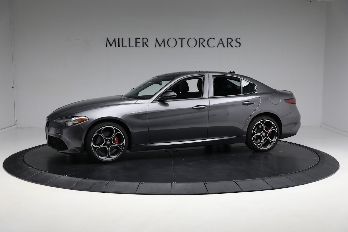 New 2022 Alfa Romeo Giulia Veloce | St. Petersburg, FL