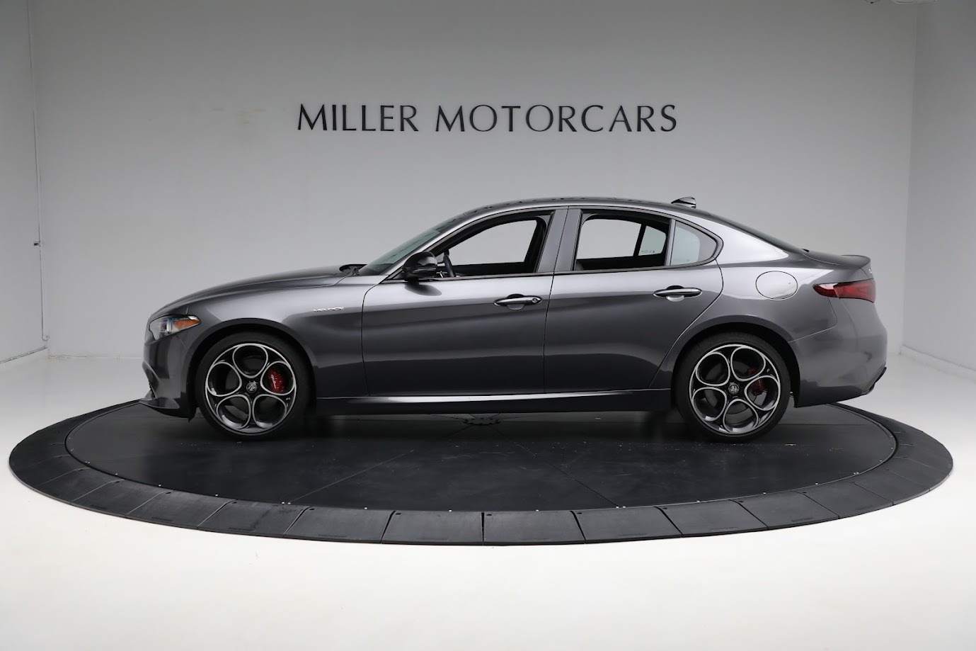 New 2022 Alfa Romeo Giulia Veloce | St. Petersburg, FL