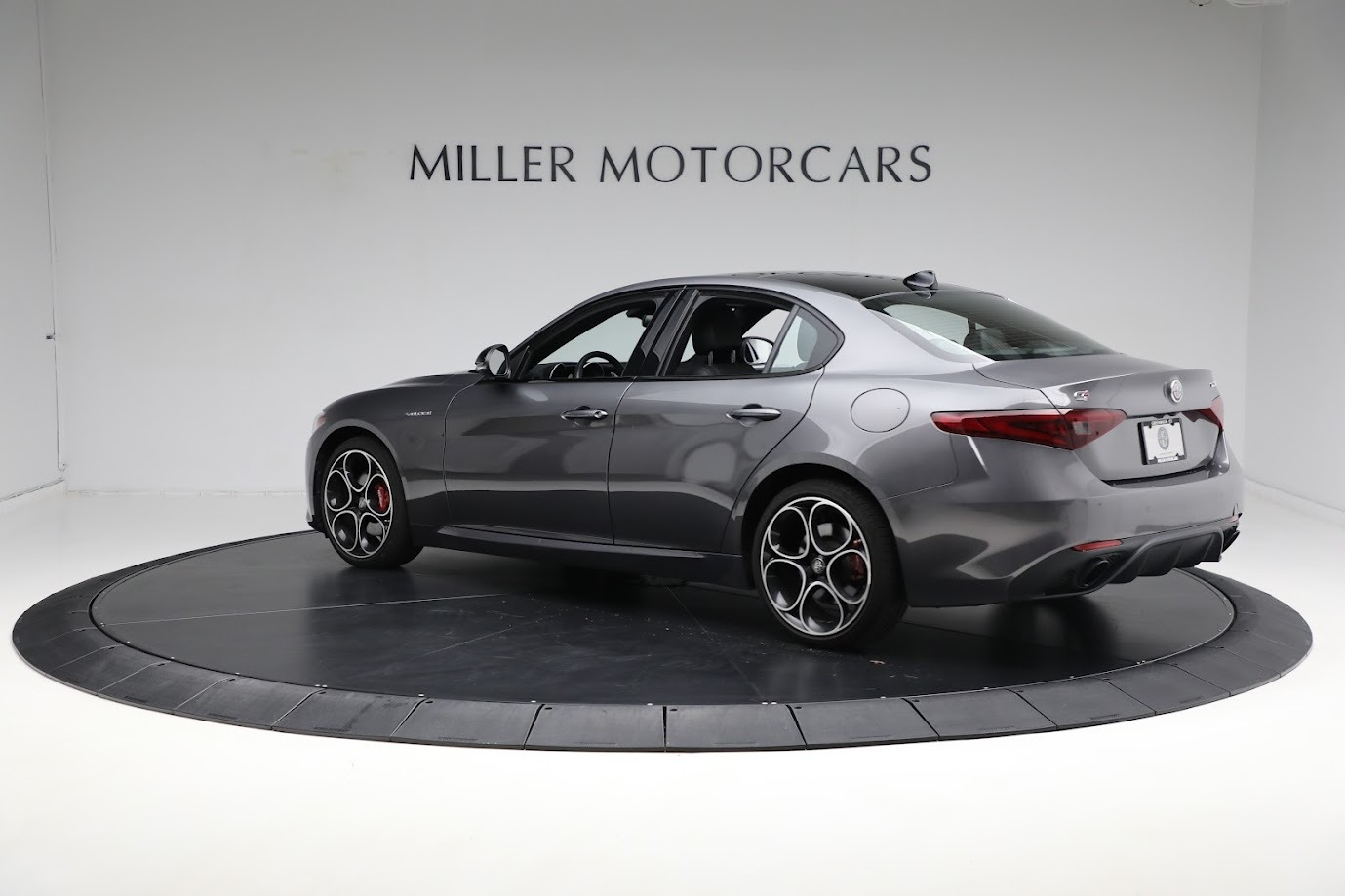 New 2022 Alfa Romeo Giulia Veloce | St. Petersburg, FL