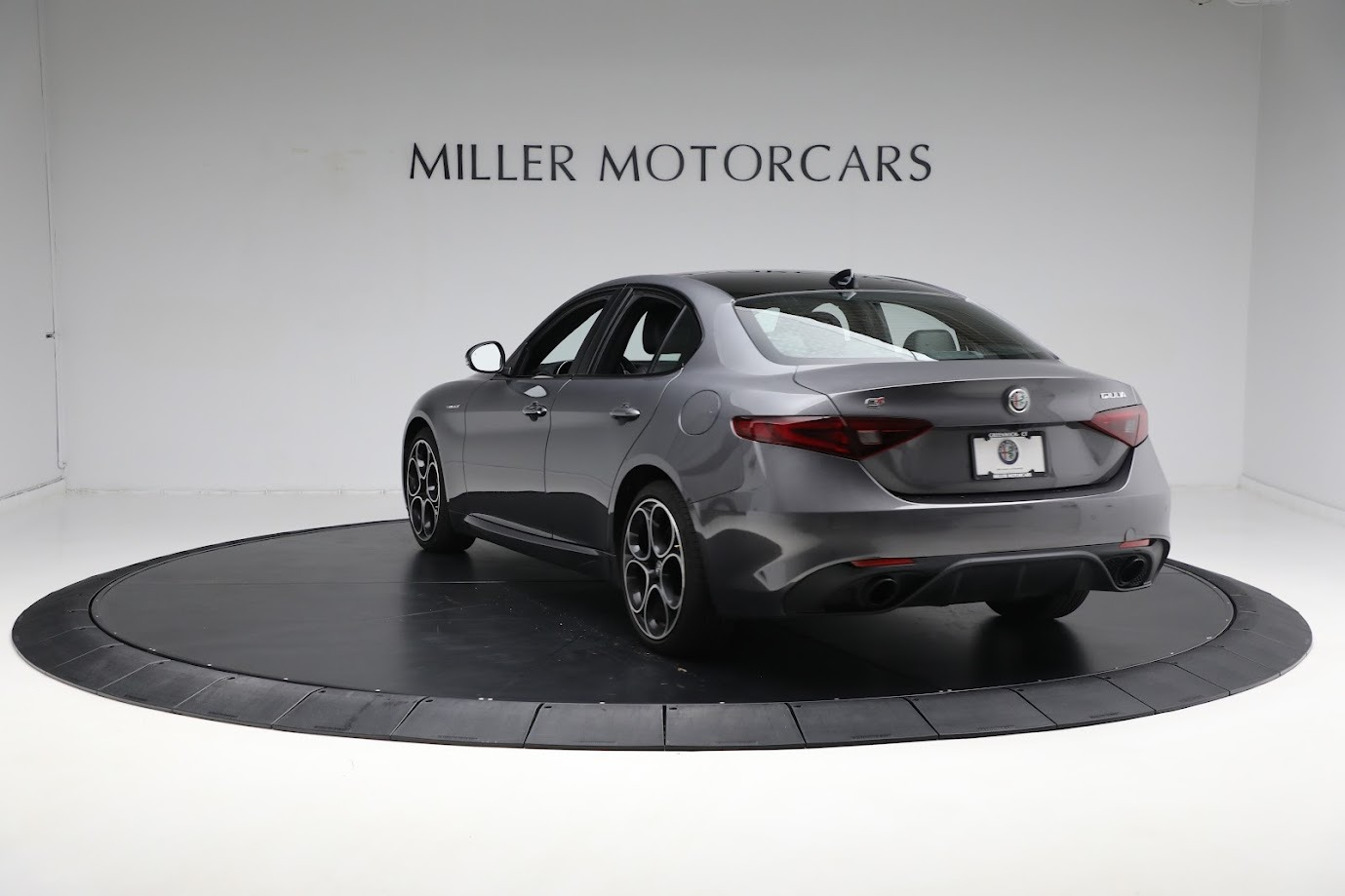 New 2022 Alfa Romeo Giulia Veloce | St. Petersburg, FL