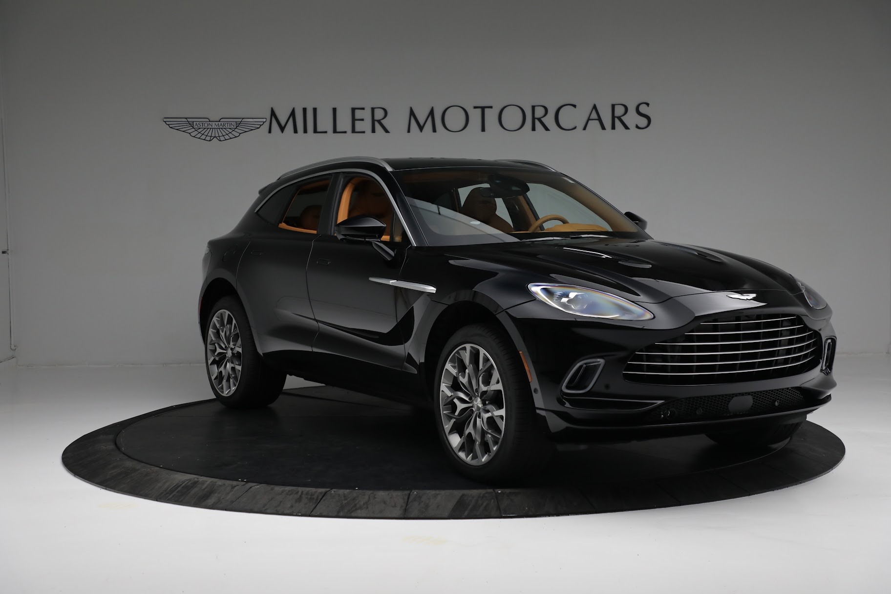 Used 2022 Aston Martin DBX | St. Petersburg, FL