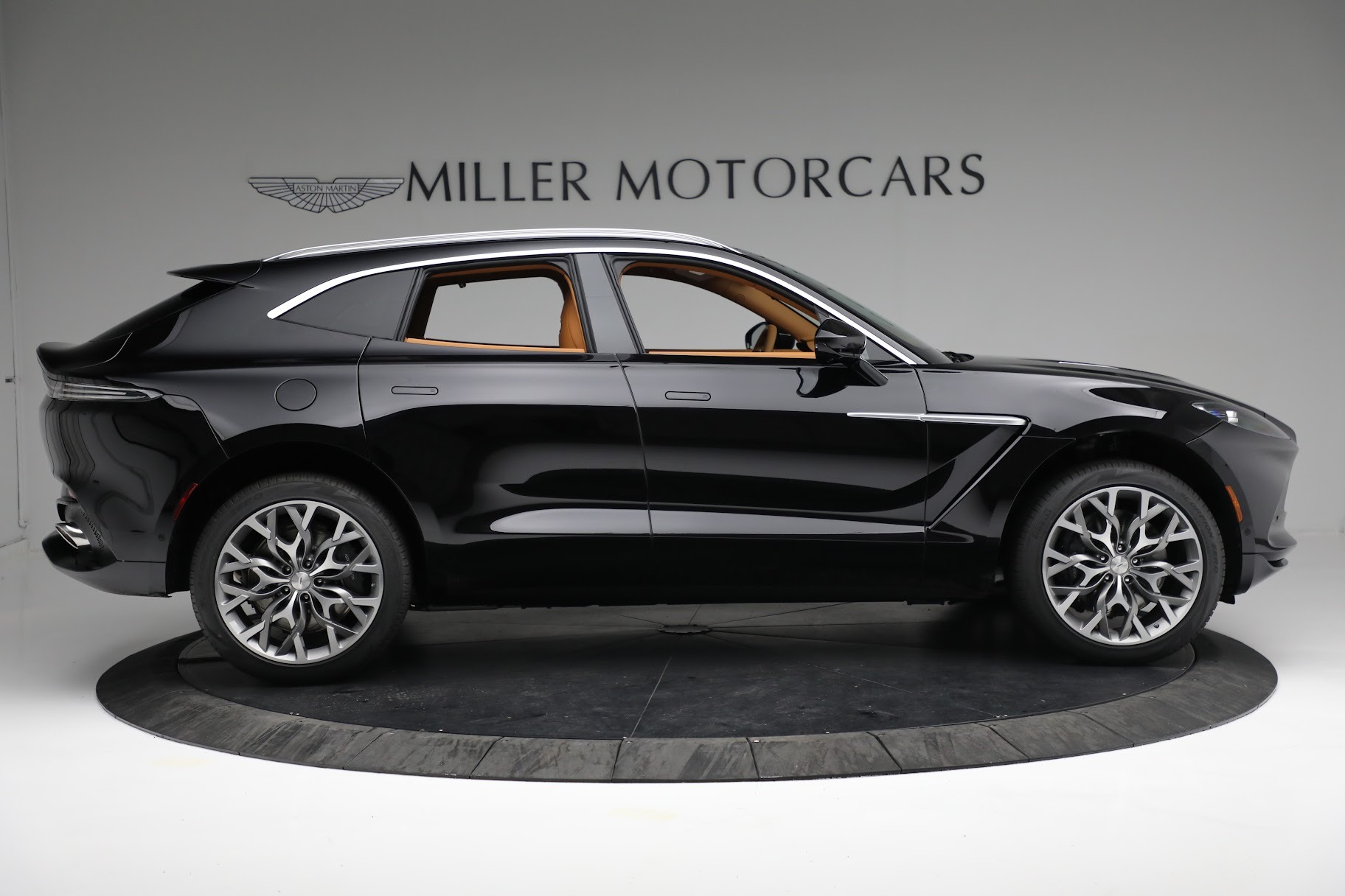 Used 2022 Aston Martin DBX | St. Petersburg, FL