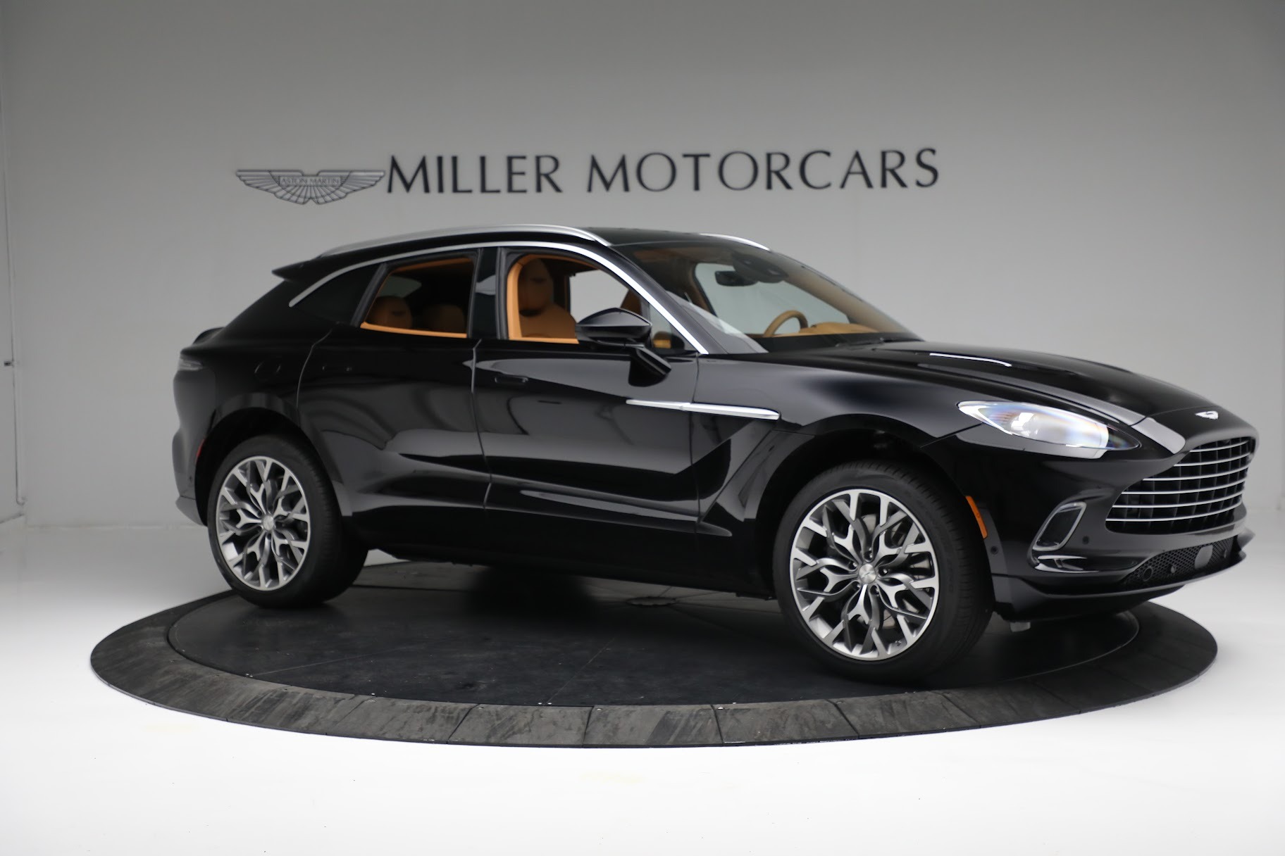 Used 2022 Aston Martin DBX | St. Petersburg, FL