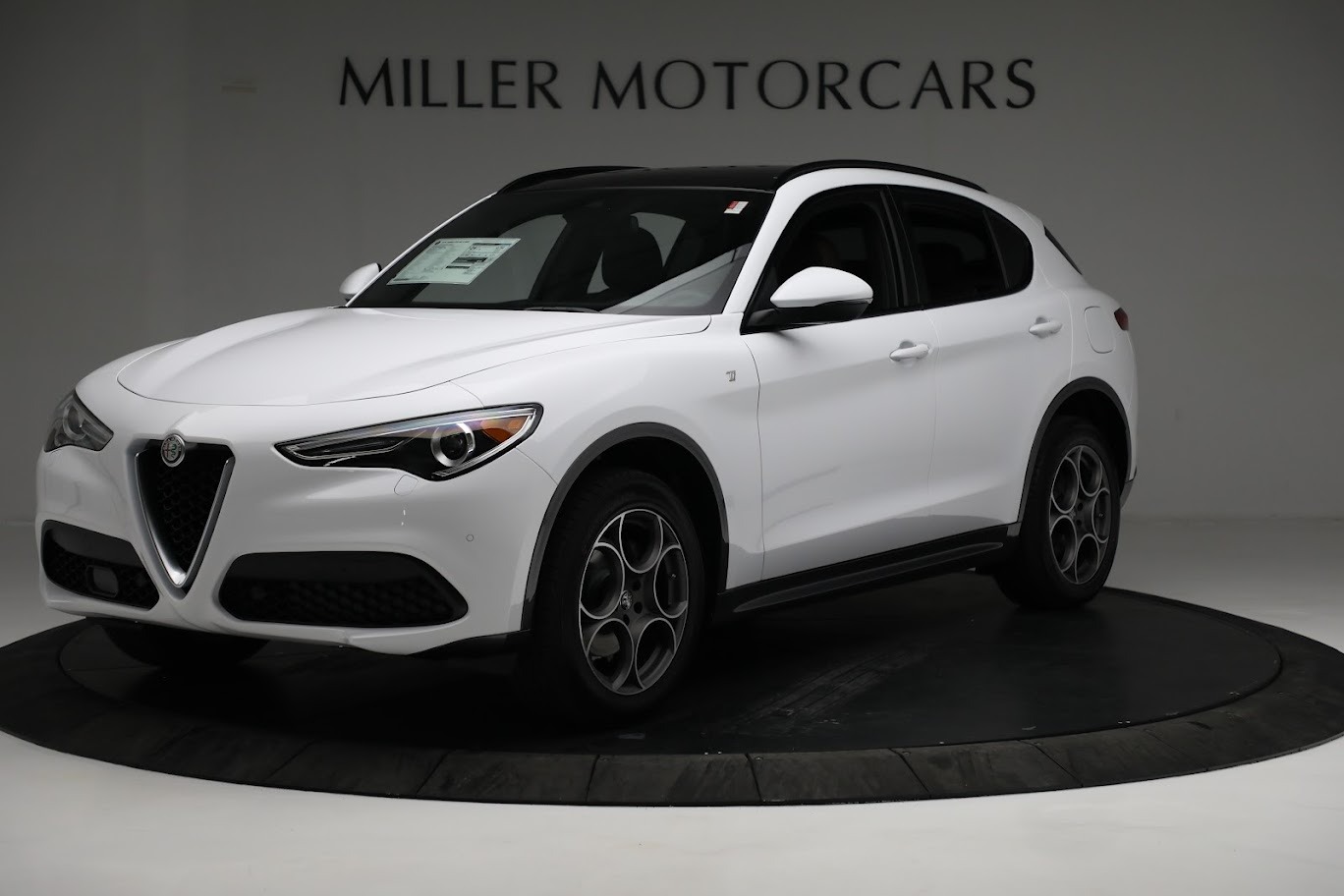 New 2022 Alfa Romeo Stelvio Ti | St. Petersburg, FL