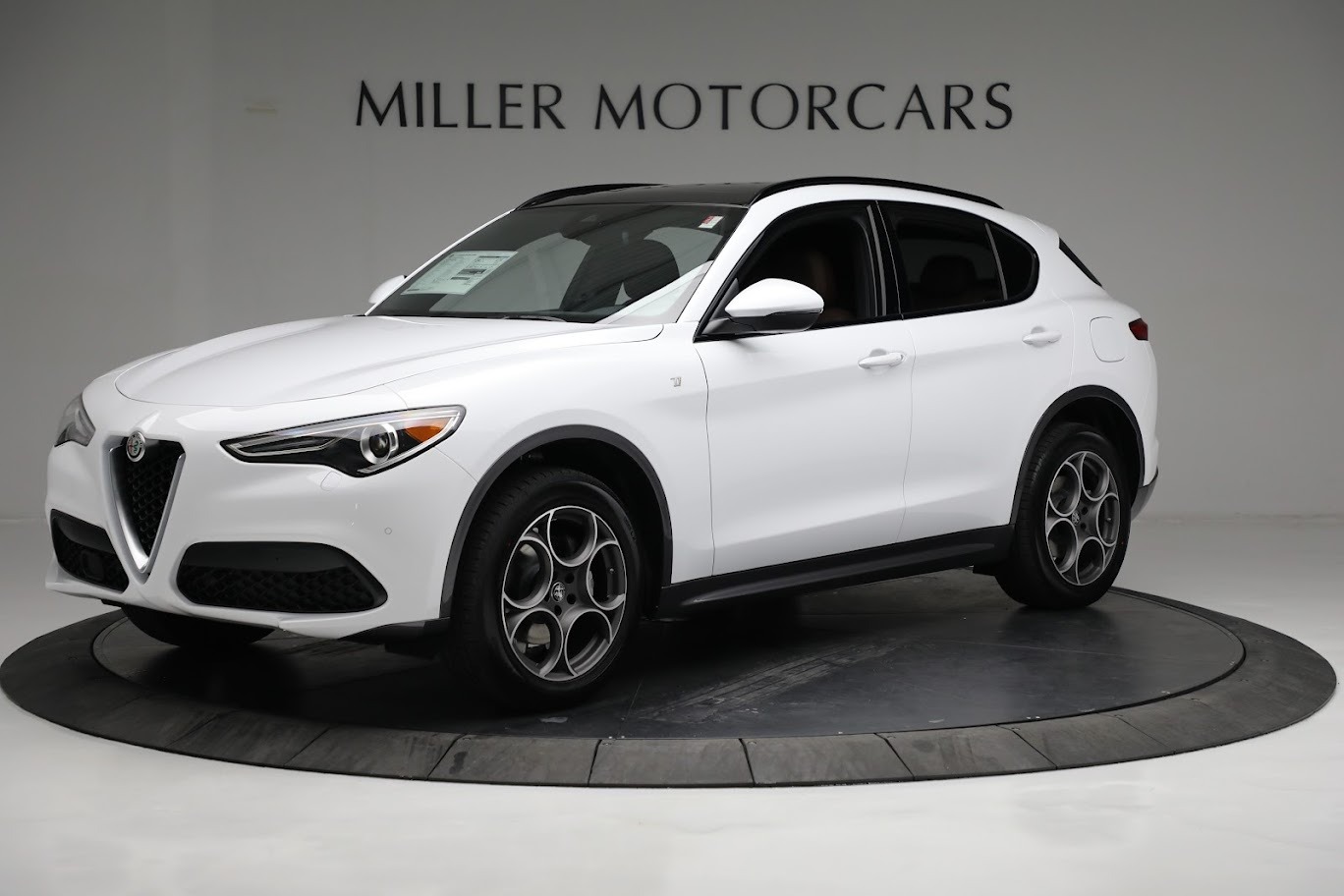 New 2022 Alfa Romeo Stelvio Ti | St. Petersburg, FL