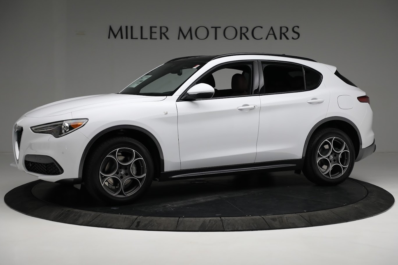 New 2022 Alfa Romeo Stelvio Ti | St. Petersburg, FL