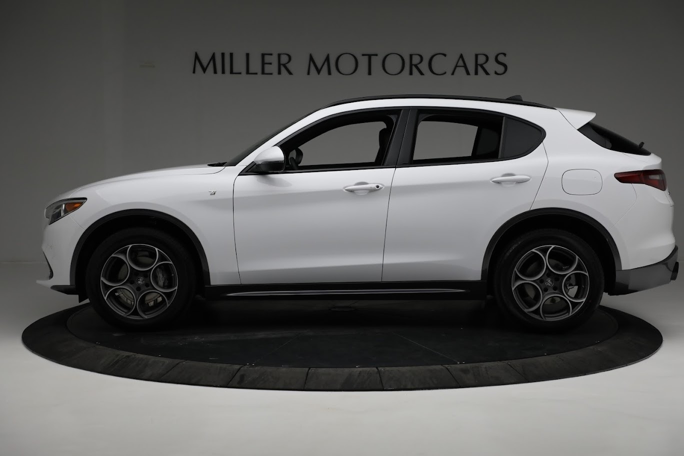 New 2022 Alfa Romeo Stelvio Ti | St. Petersburg, FL