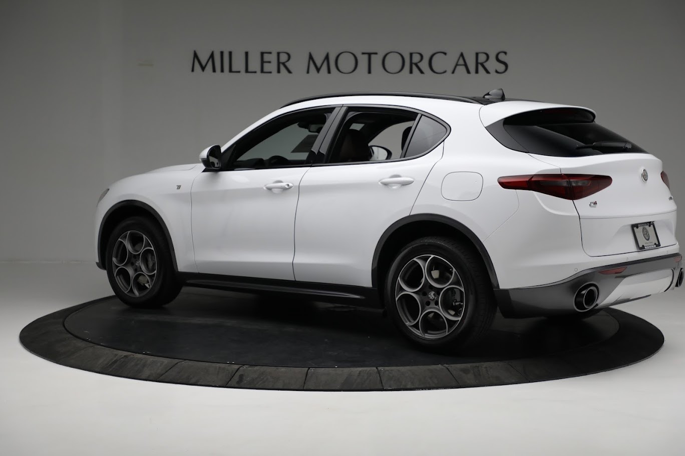 New 2022 Alfa Romeo Stelvio Ti | St. Petersburg, FL