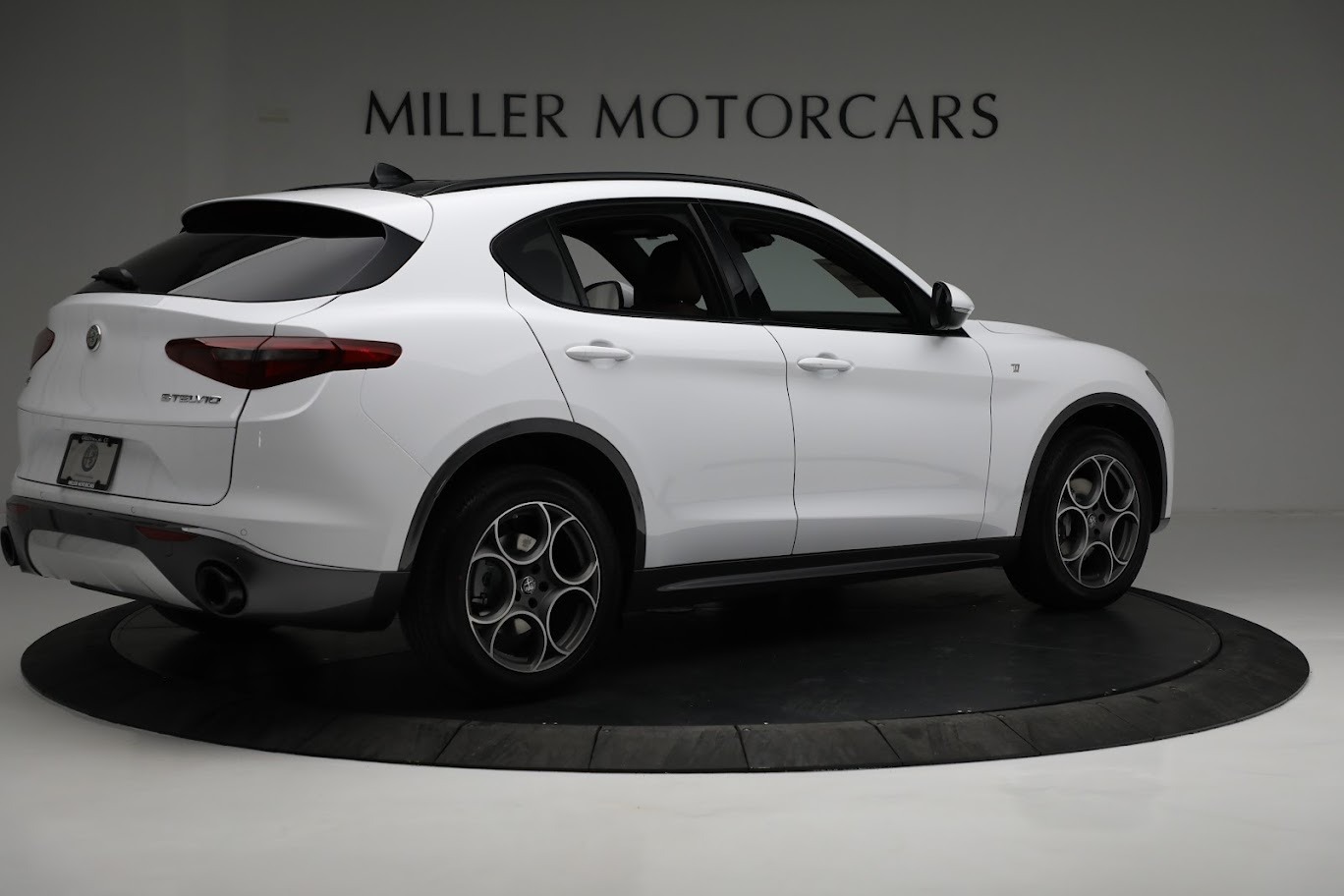 New 2022 Alfa Romeo Stelvio Ti | St. Petersburg, FL