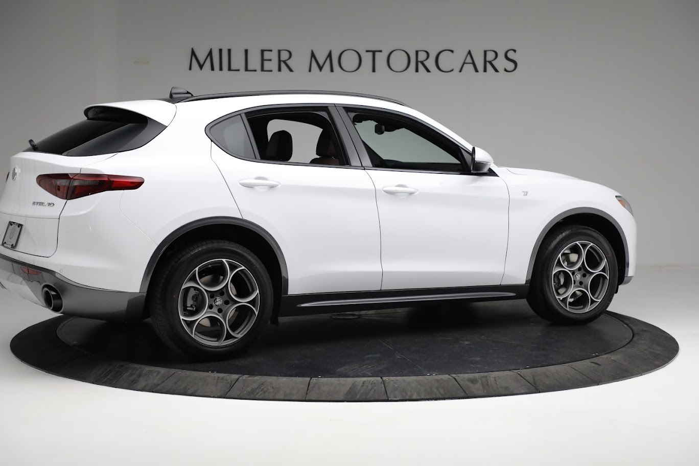 New 2022 Alfa Romeo Stelvio Ti | St. Petersburg, FL
