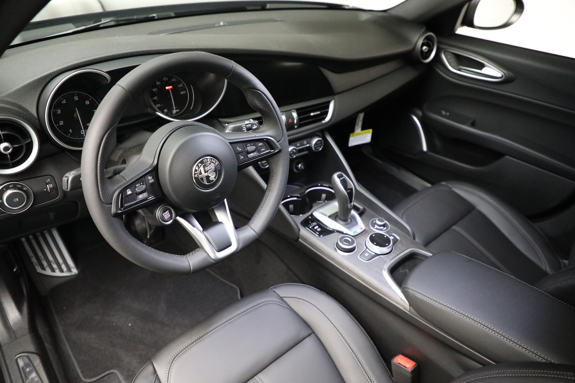 New 2022 Alfa Romeo Giulia Ti | St. Petersburg, FL