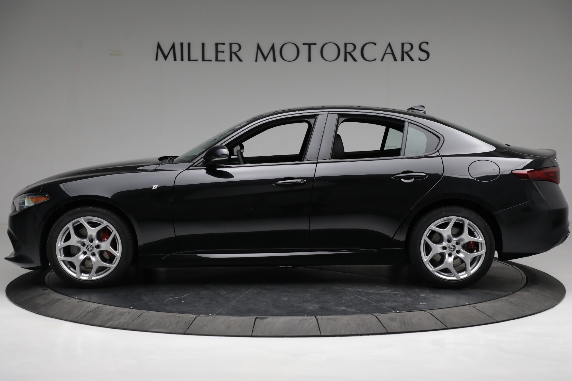 New 2022 Alfa Romeo Giulia Ti | St. Petersburg, FL
