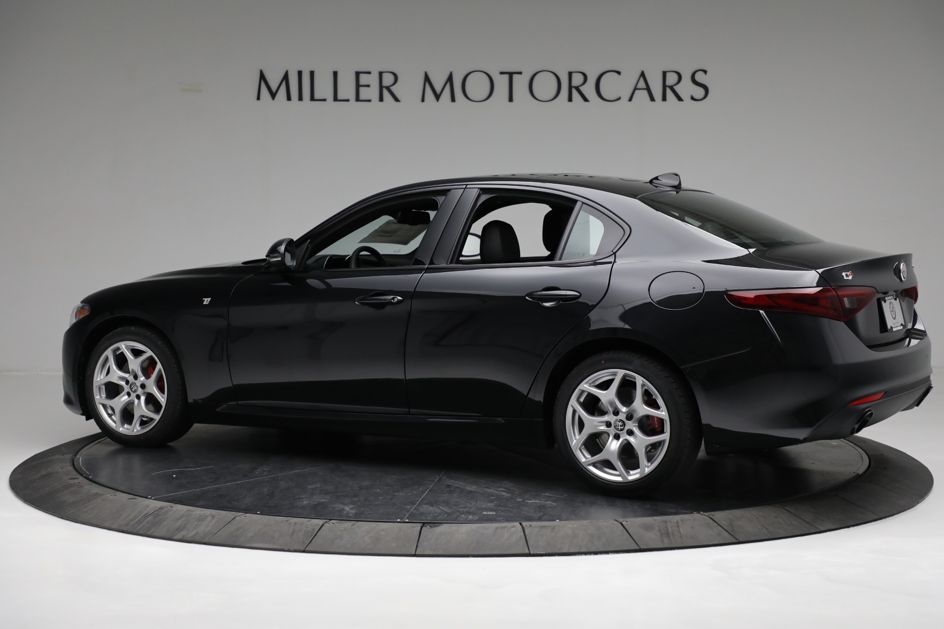 New 2022 Alfa Romeo Giulia Ti | St. Petersburg, FL