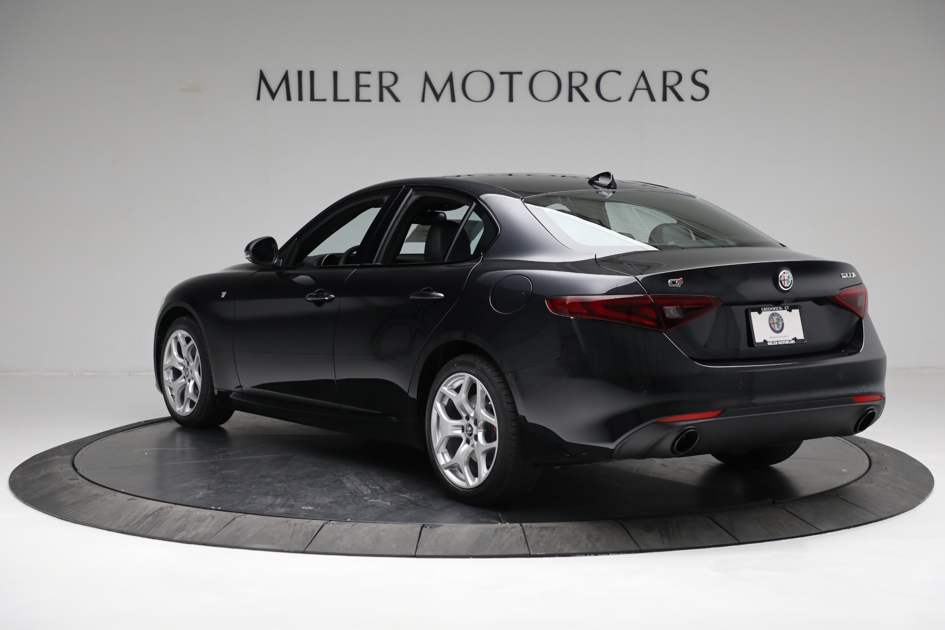 New 2022 Alfa Romeo Giulia Ti | St. Petersburg, FL