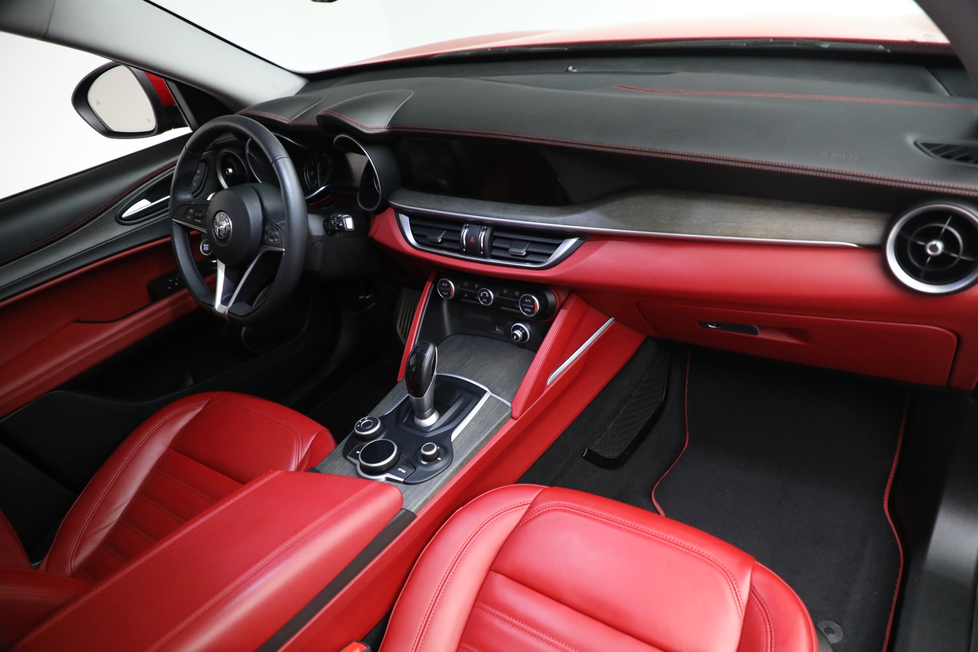 Used 2019 Alfa Romeo Stelvio Ti Lusso | St. Petersburg, FL