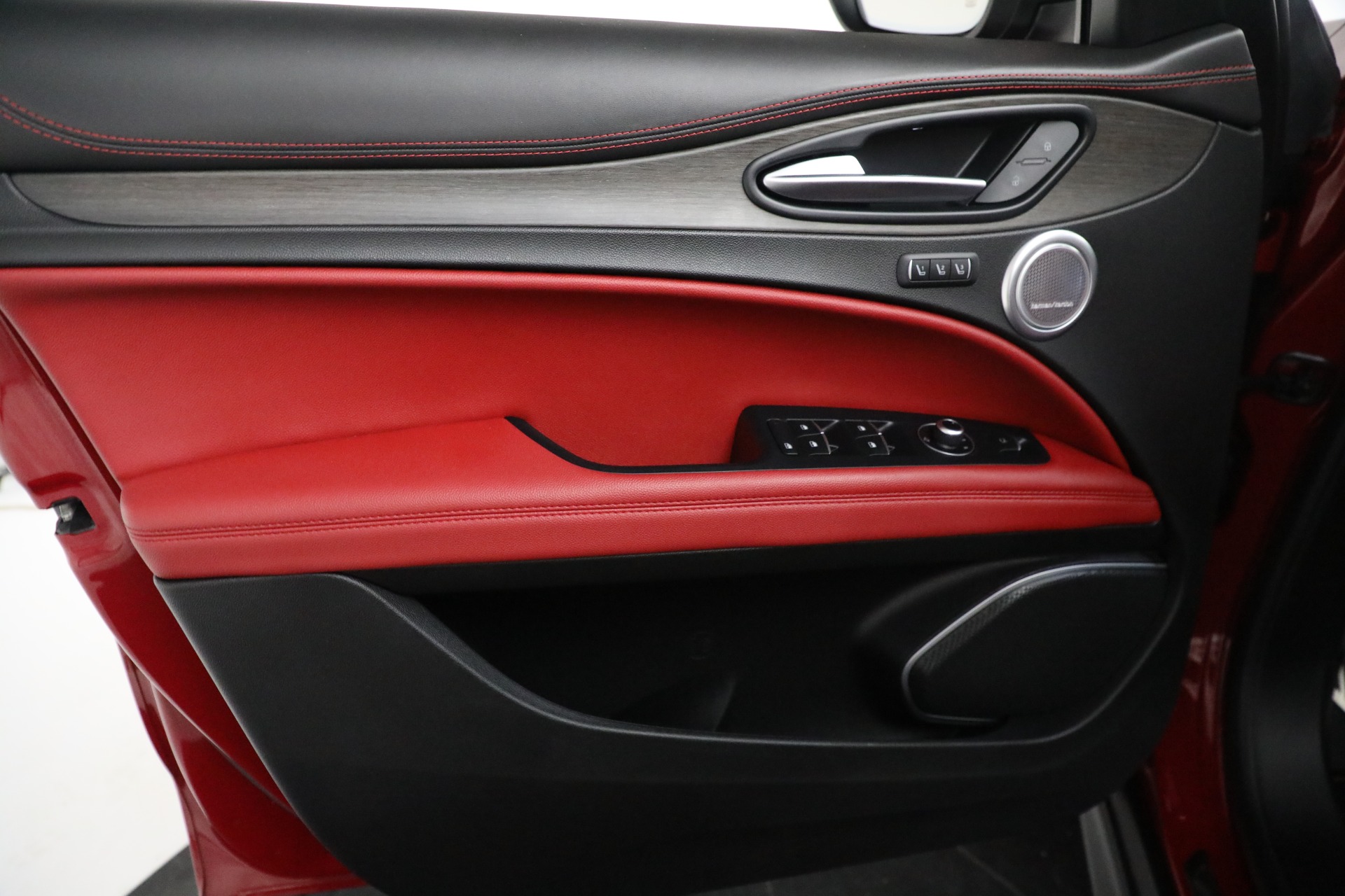 Used 2019 Alfa Romeo Stelvio Ti Lusso | St. Petersburg, FL