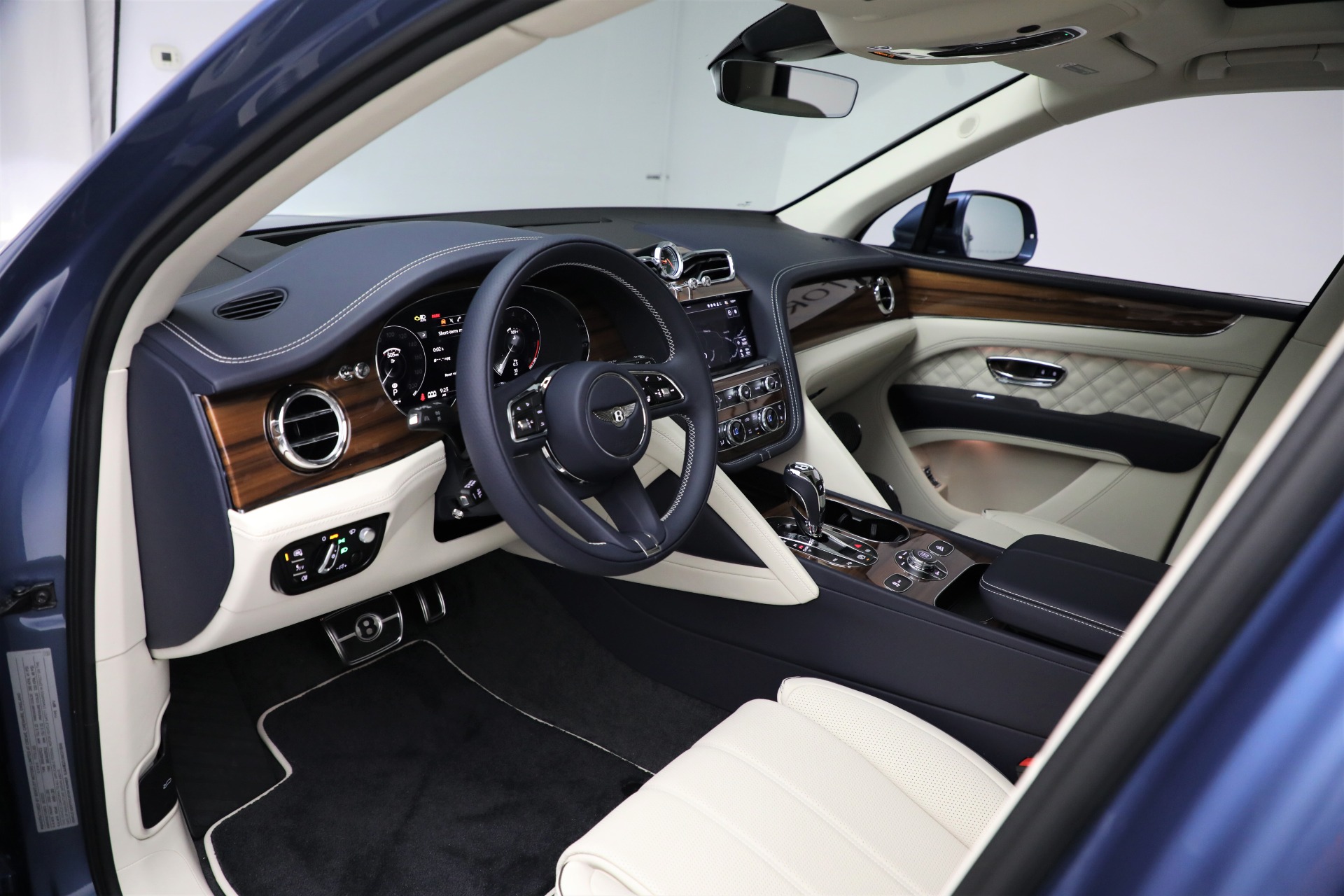 New 2022 Bentley Bentayga V8 First Edition | St. Petersburg, FL