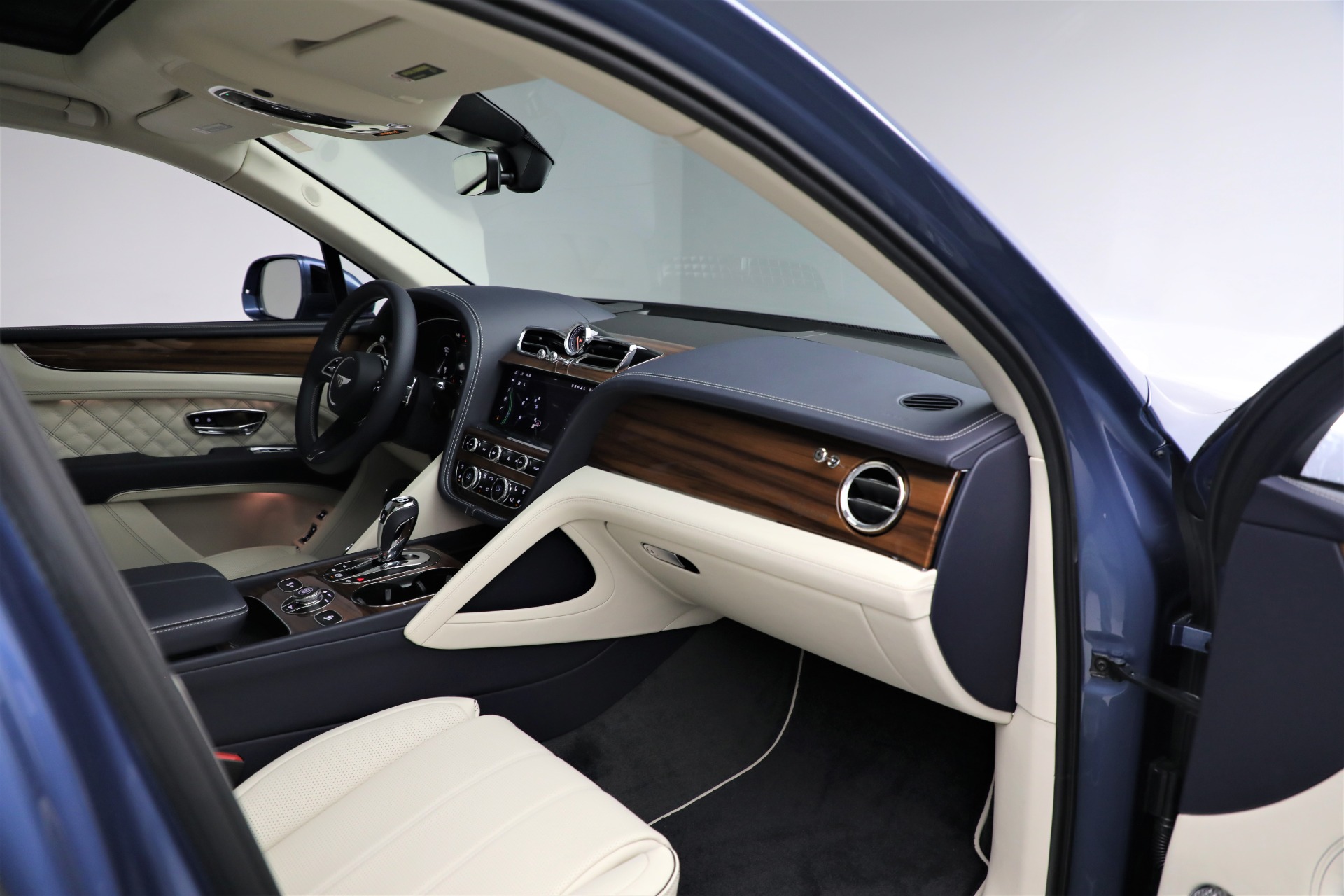 New 2022 Bentley Bentayga V8 First Edition | St. Petersburg, FL